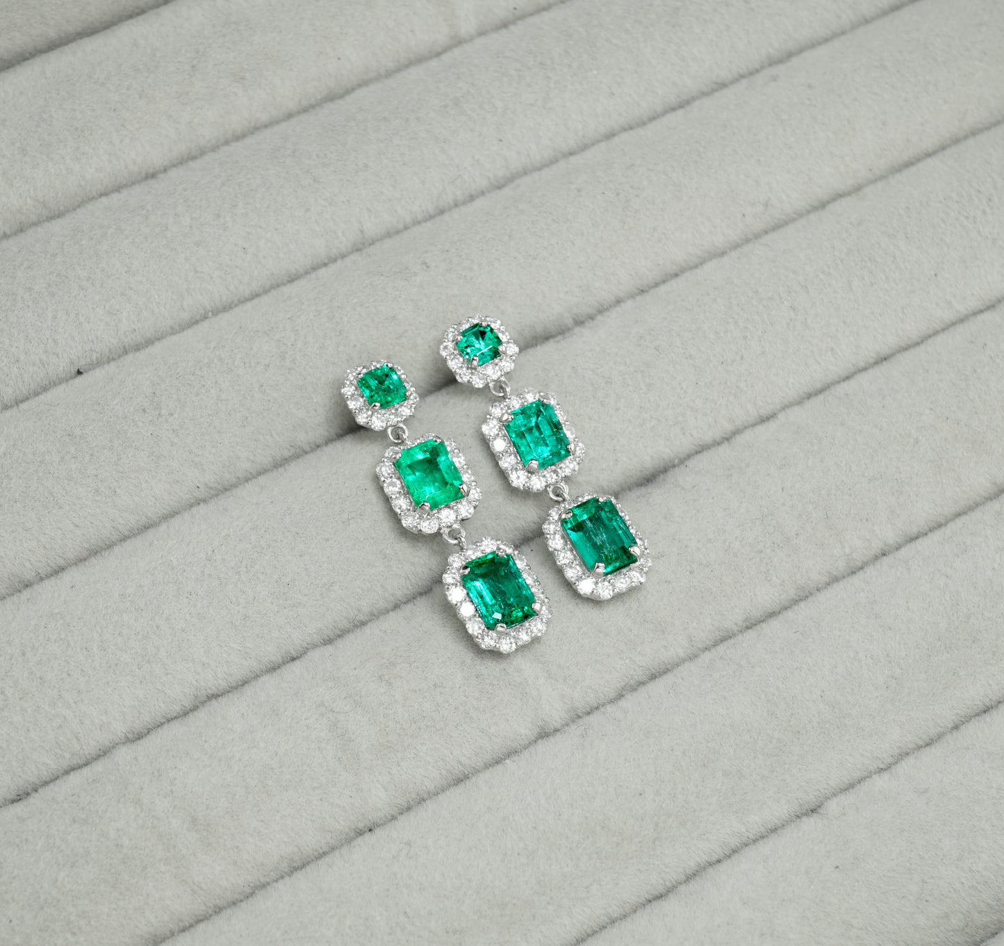 エメラルド ピアス