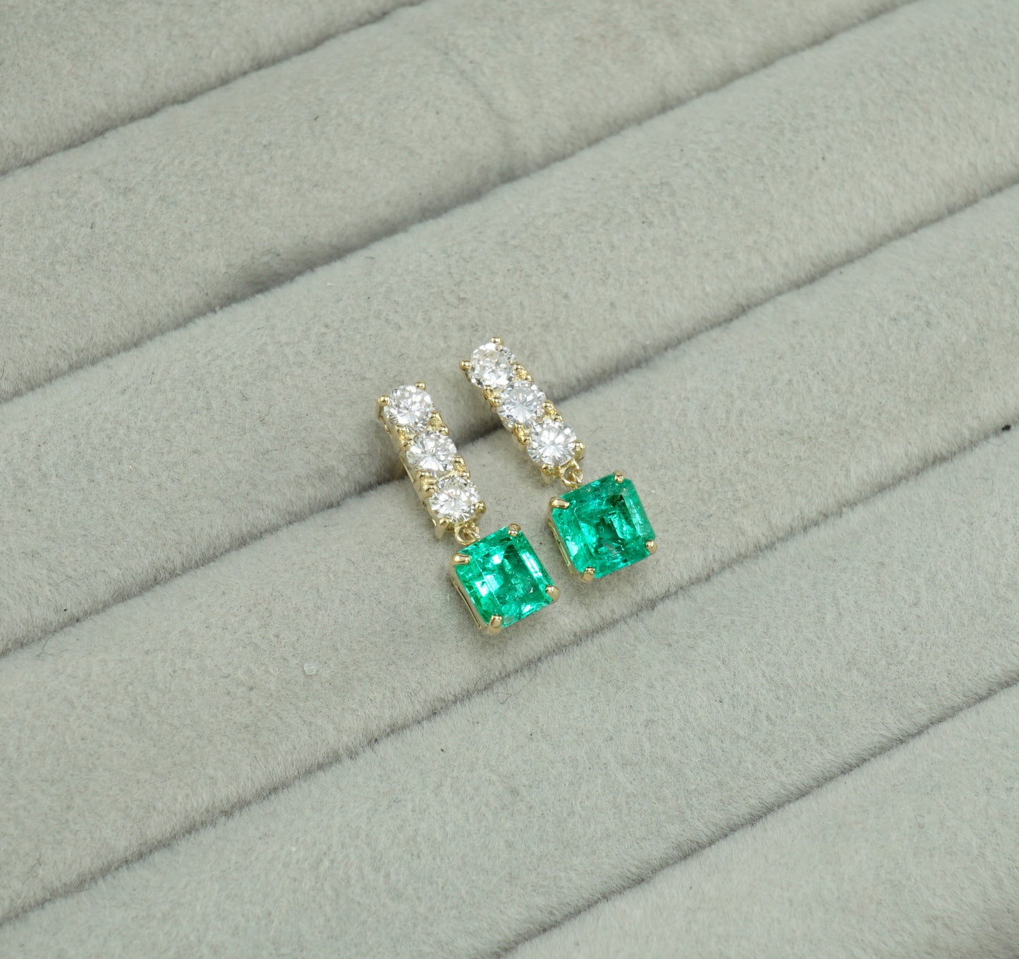 エメラルド ピアス