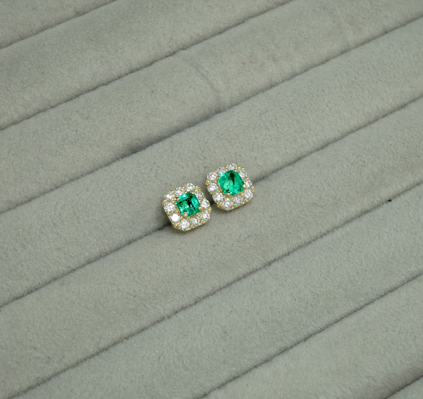エメラルド ピアス