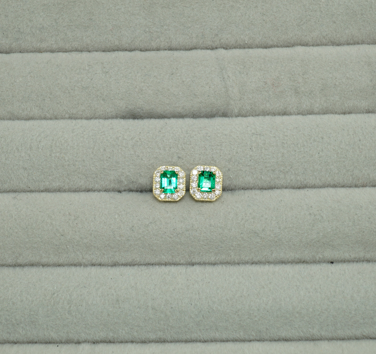 エメラルド ピアス
