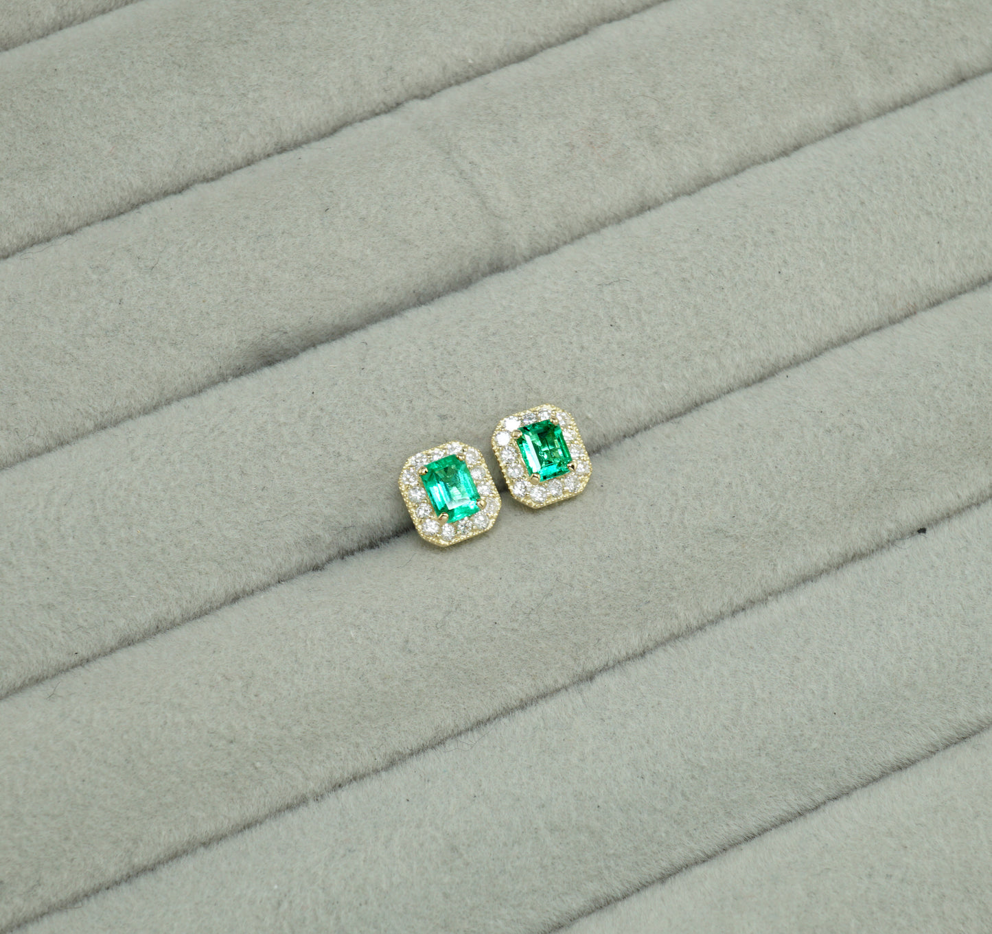 エメラルド ピアス