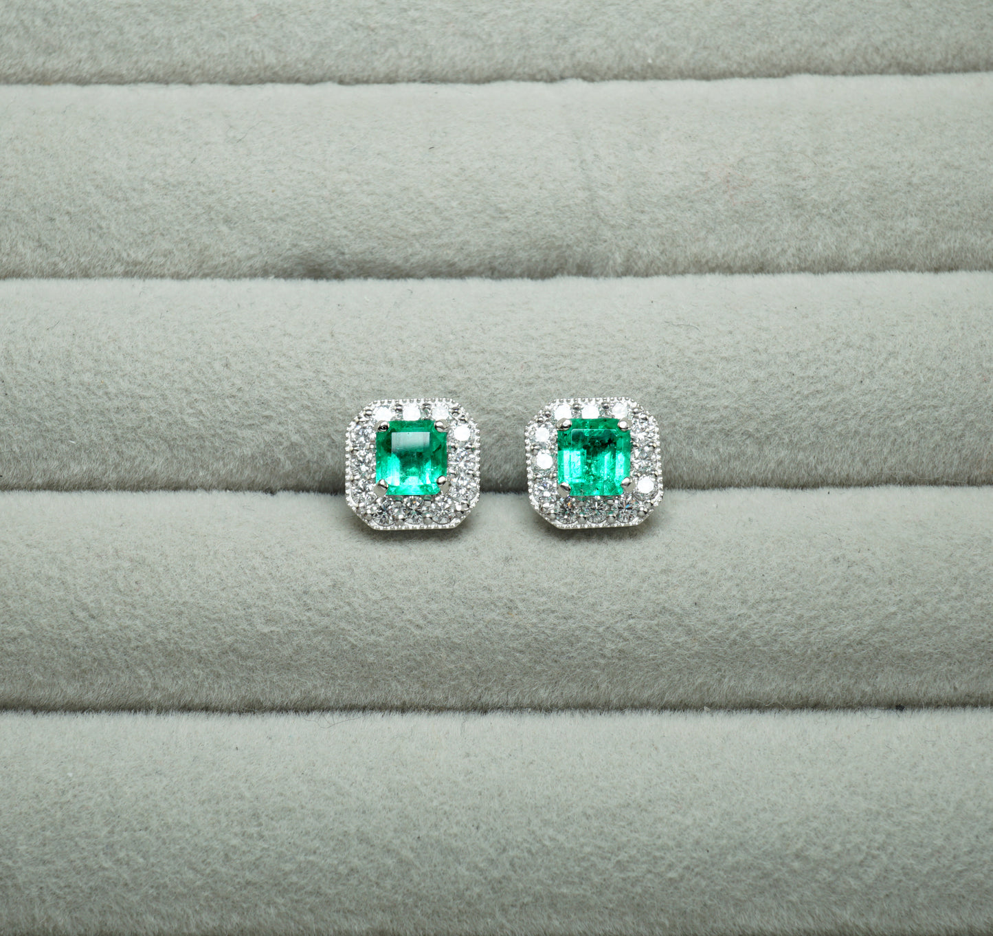 エメラルド ピアス