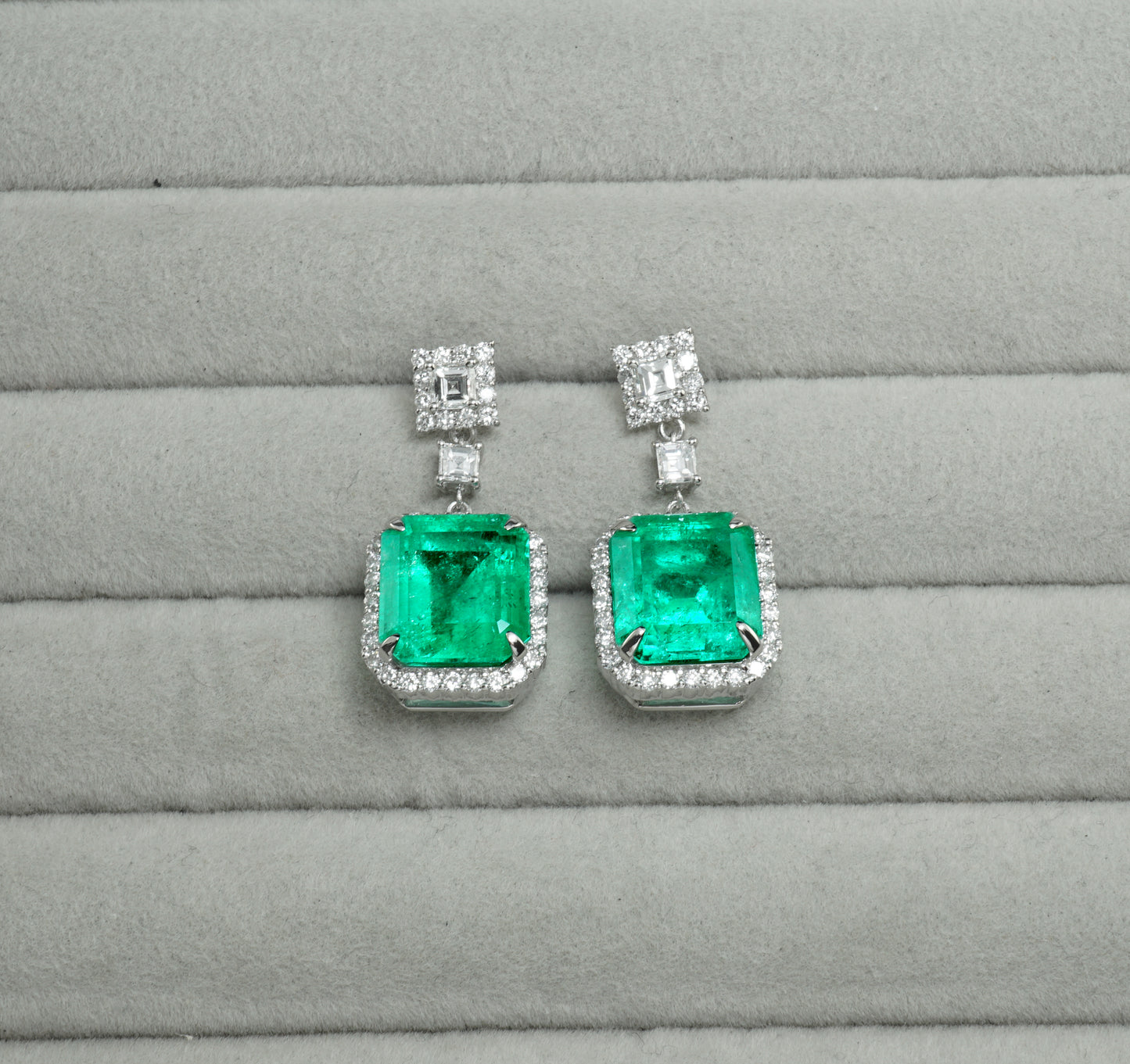 エメラルド ピアス