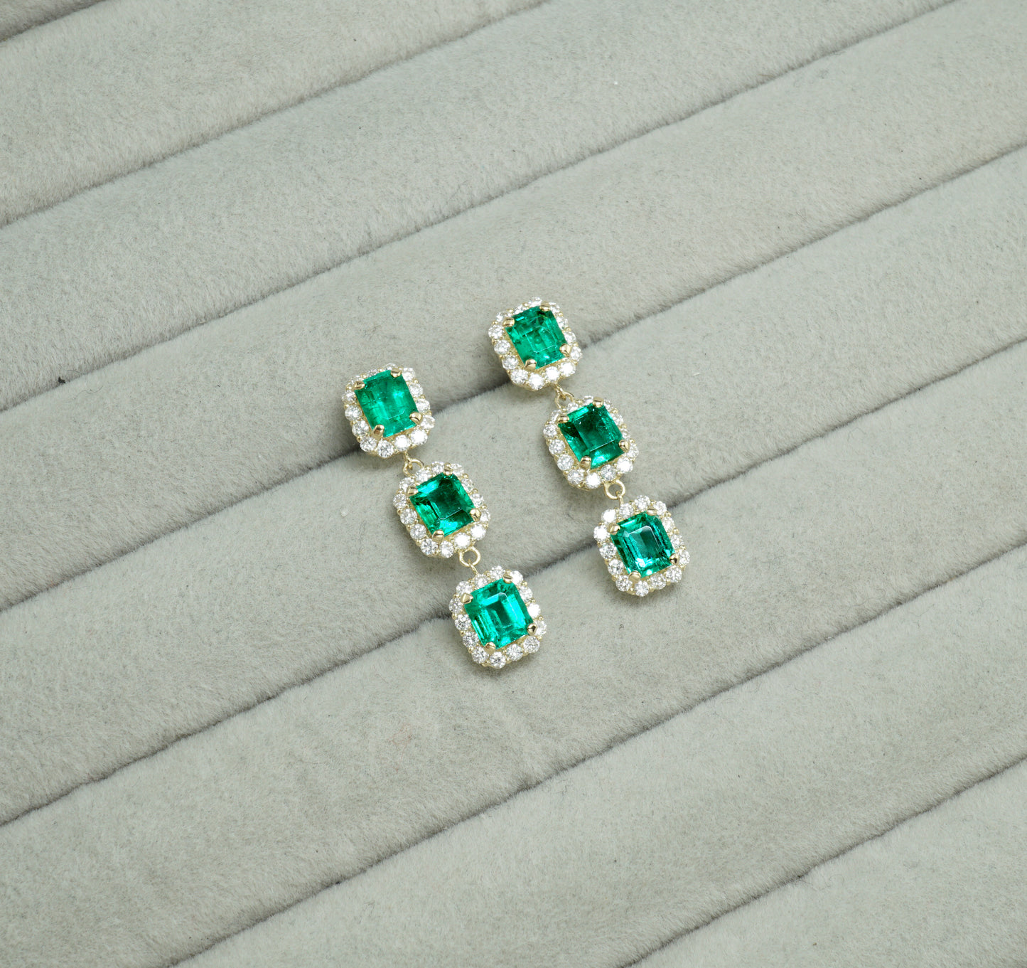 エメラルド ピアス