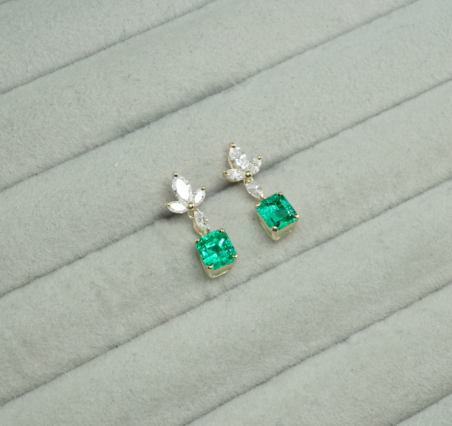 エメラルド ピアス