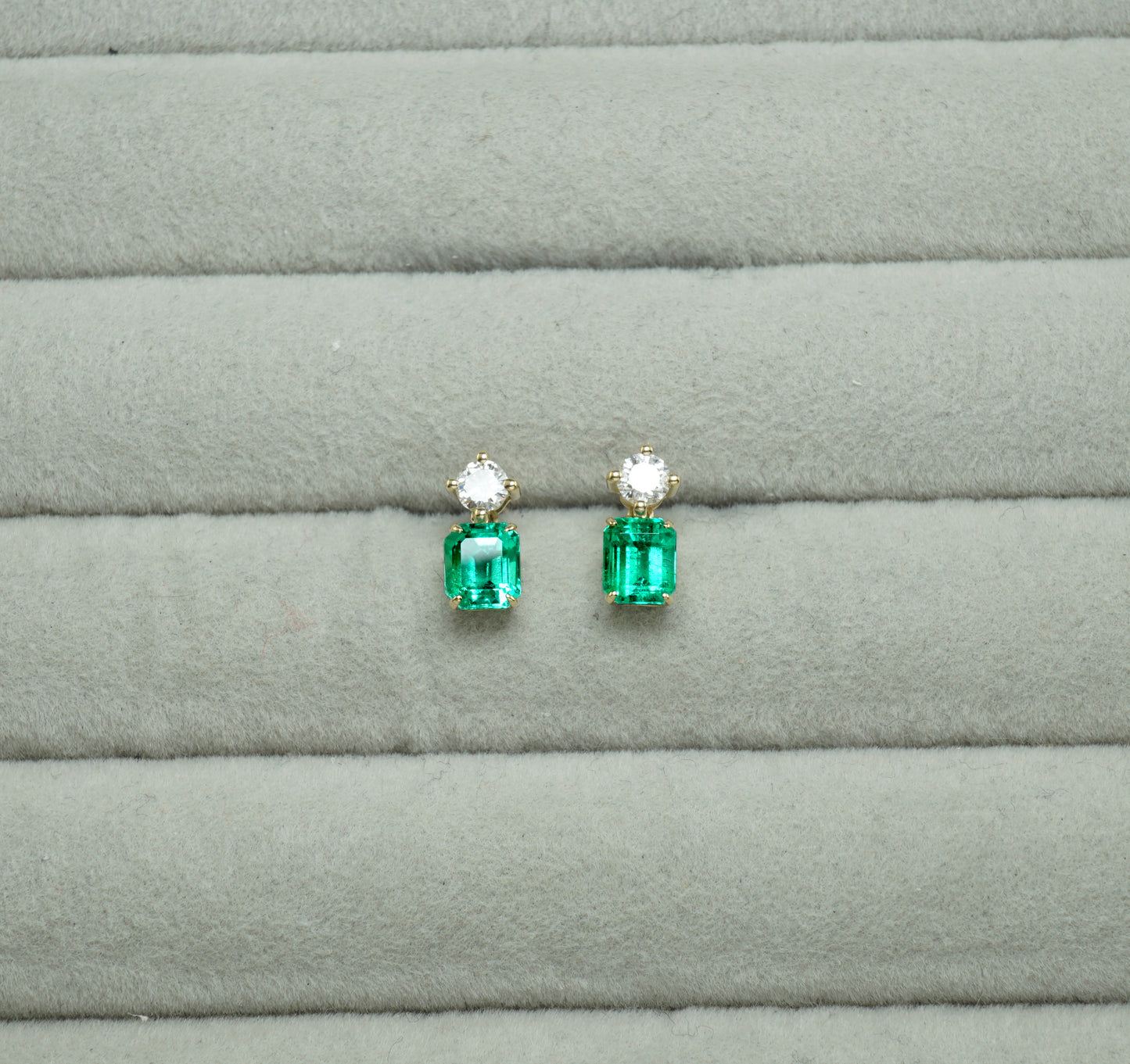 エメラルド ピアス