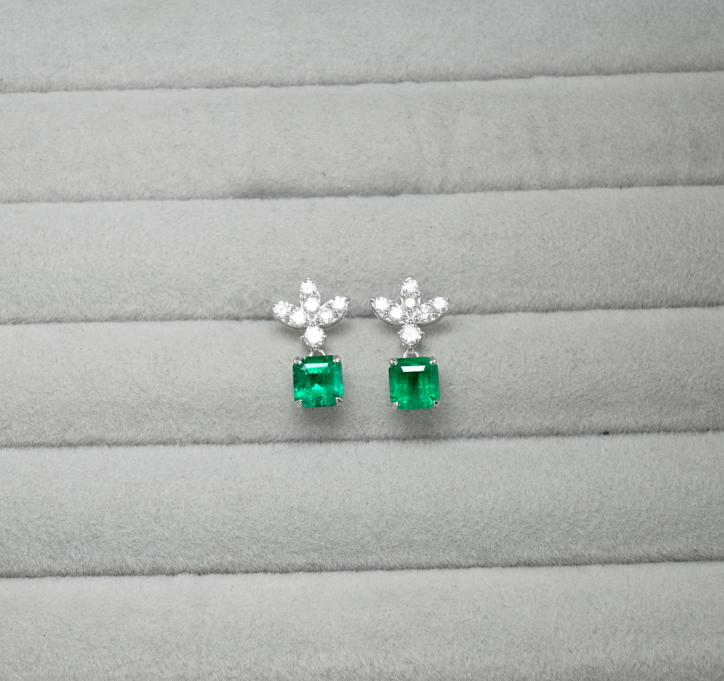 エメラルド ピアス