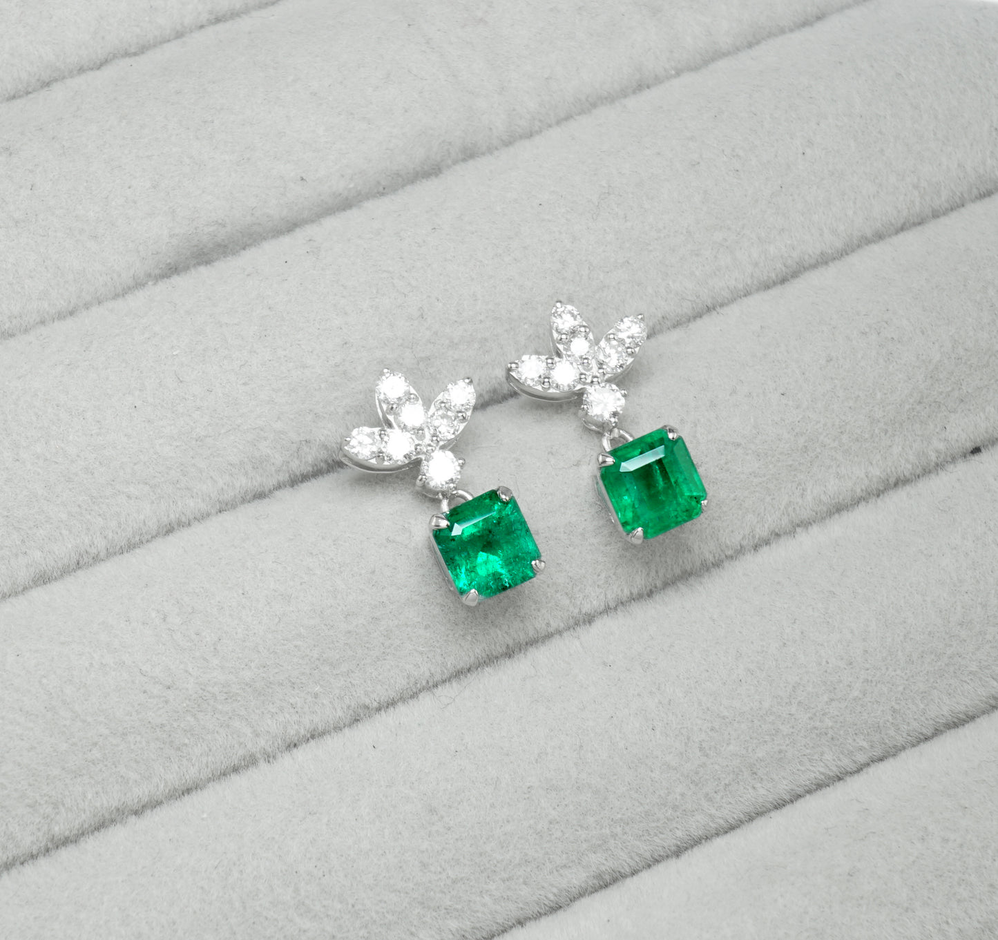 エメラルド ピアス