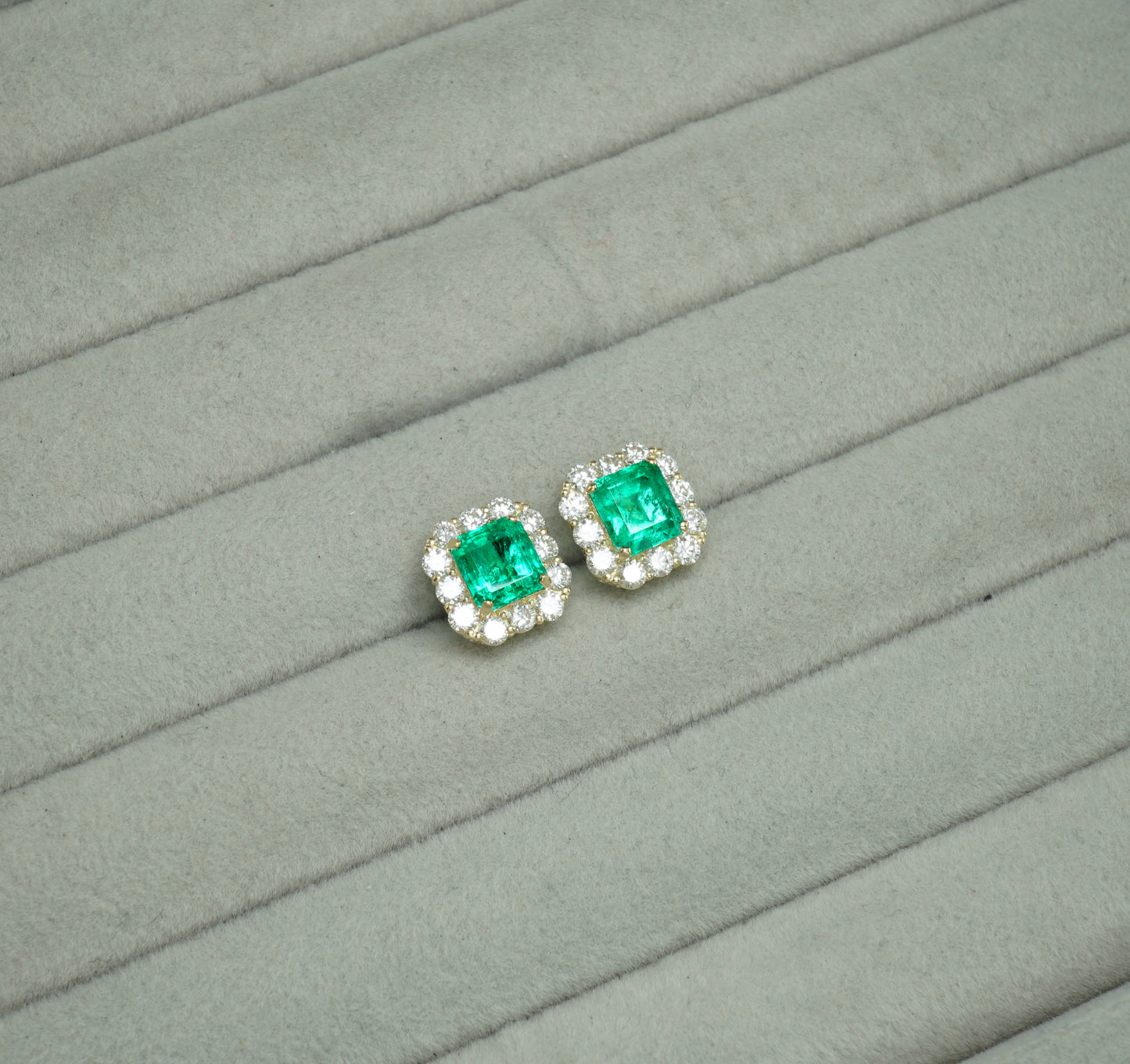 エメラルド ピアス