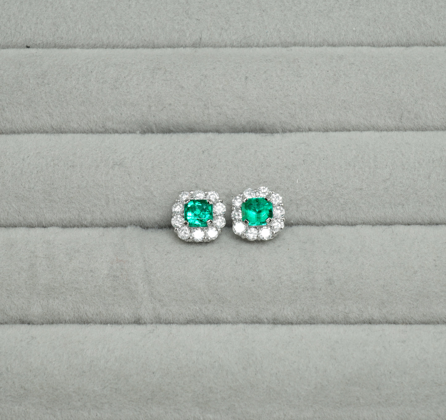 エメラルド ピアス