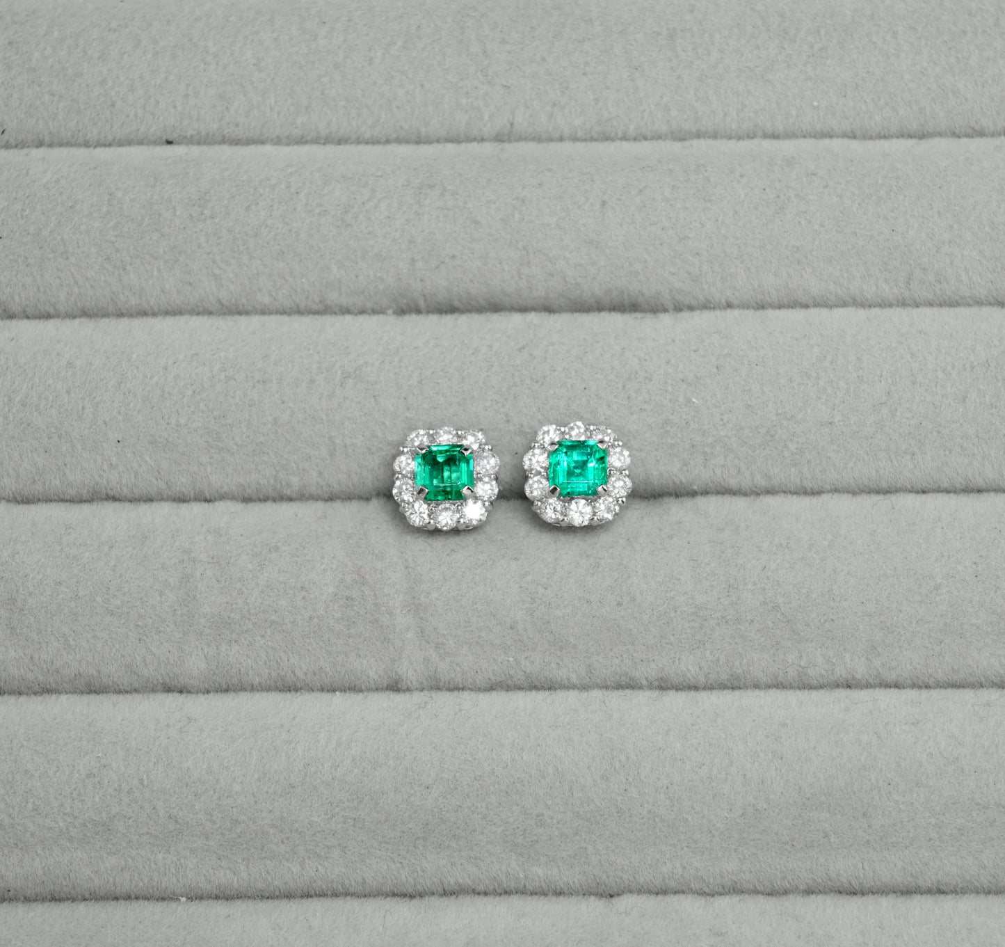 エメラルド ピアス