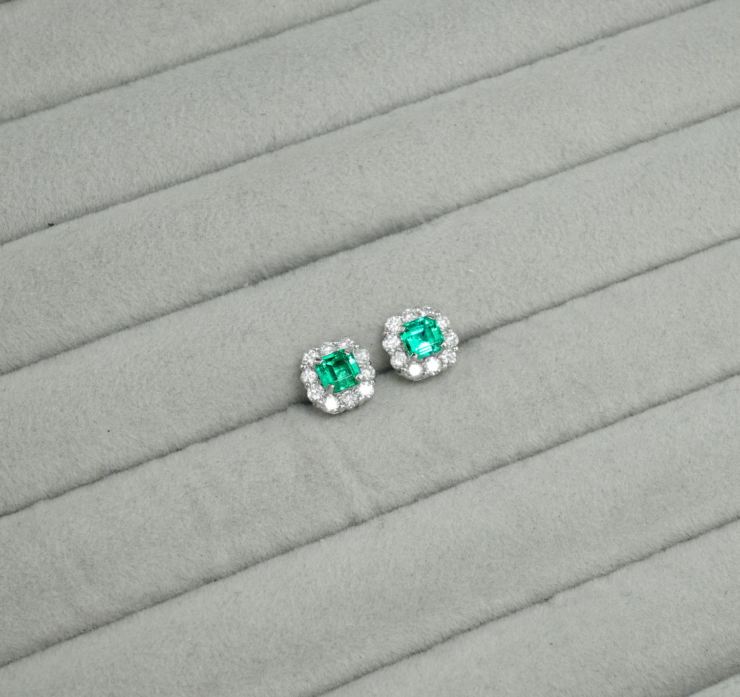 エメラルド ピアス