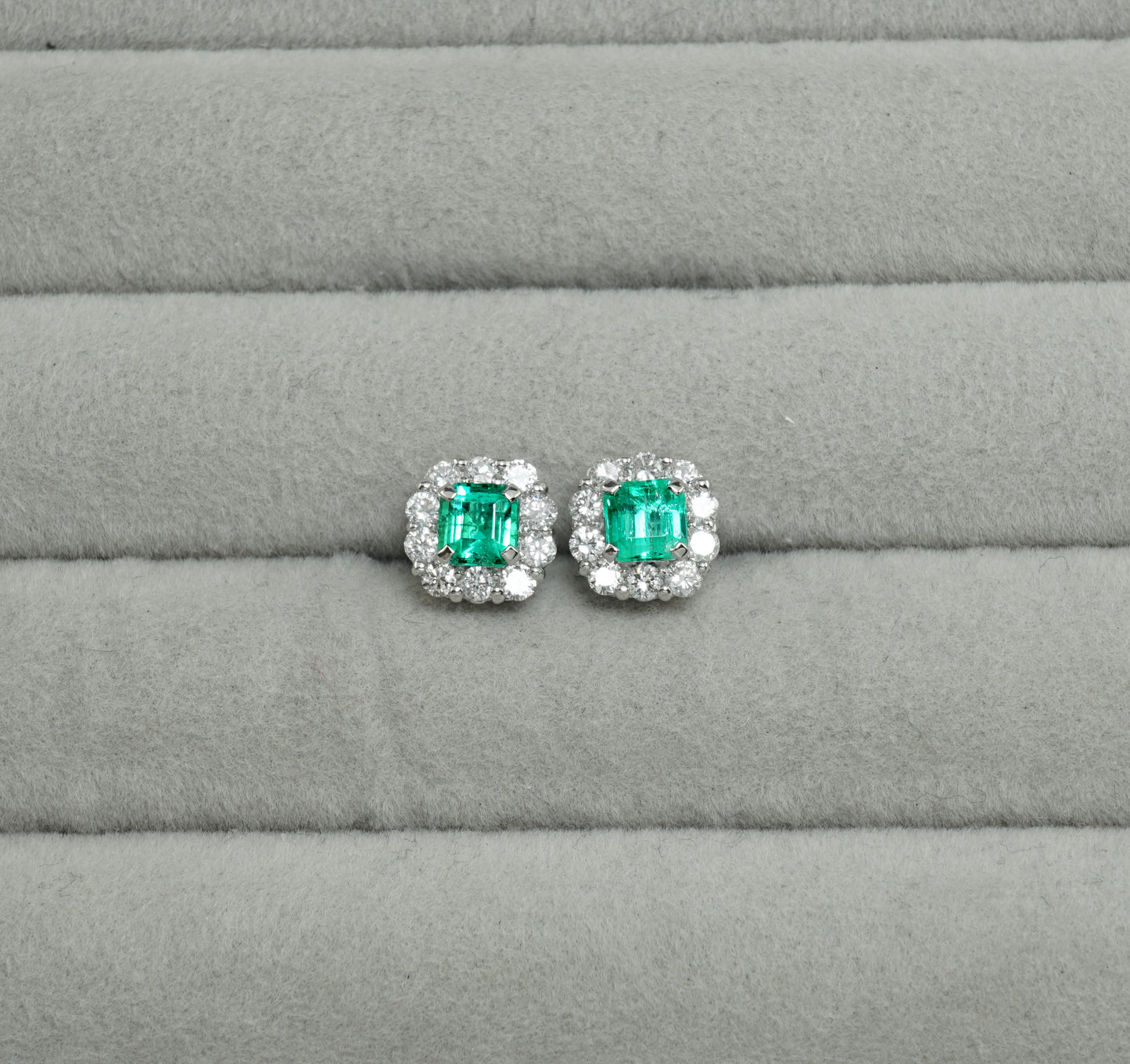 エメラルド ピアス