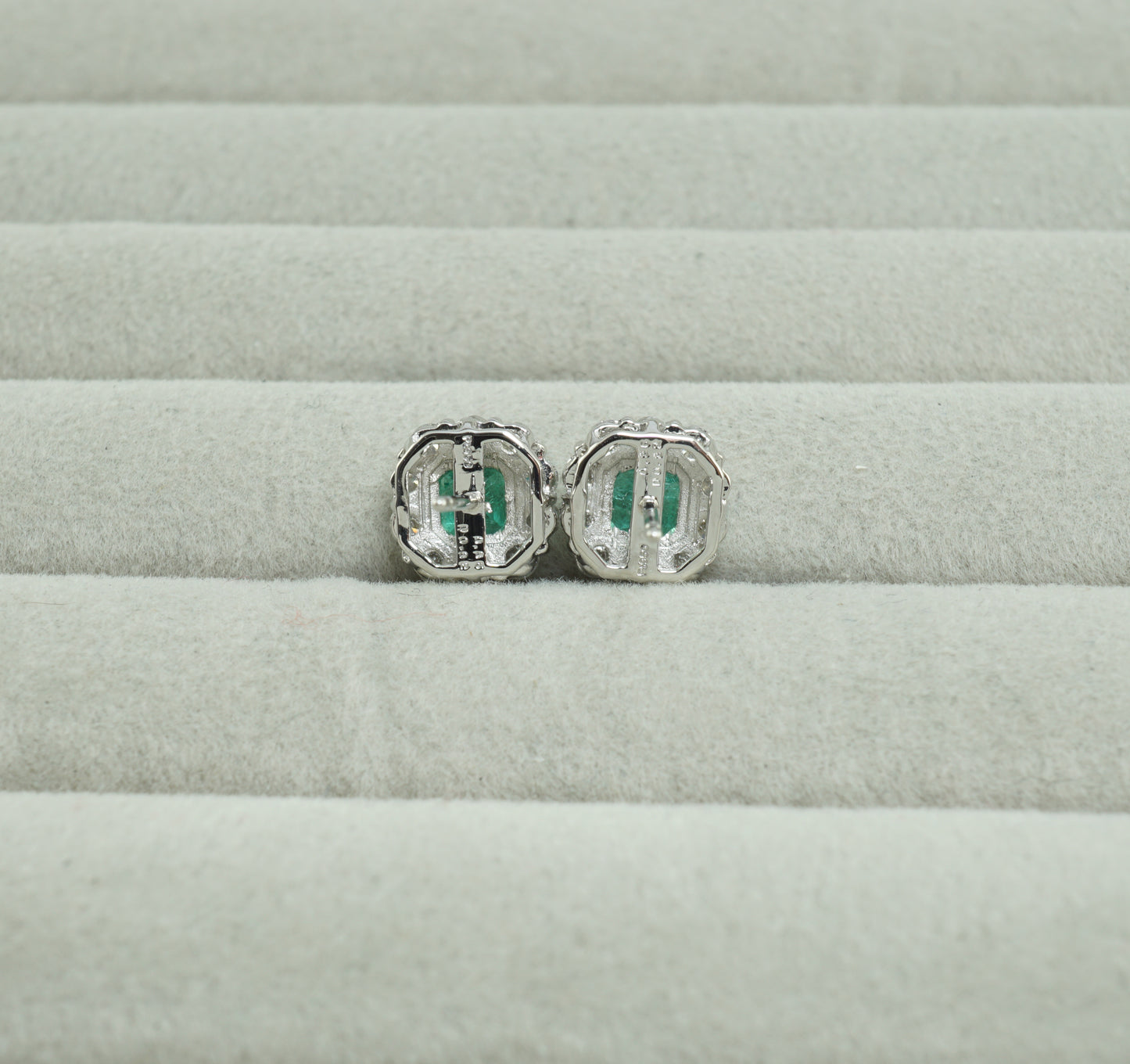 エメラルド ピアス