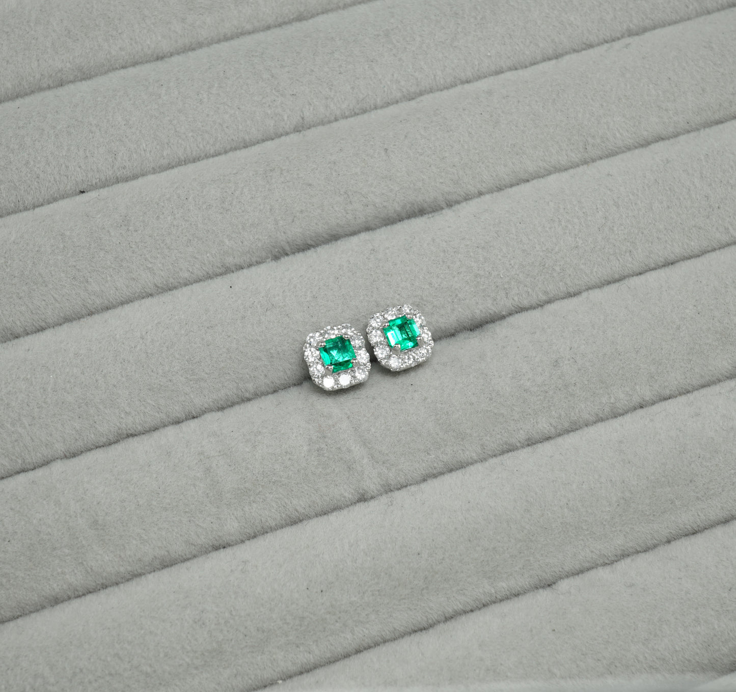 エメラルド ピアス