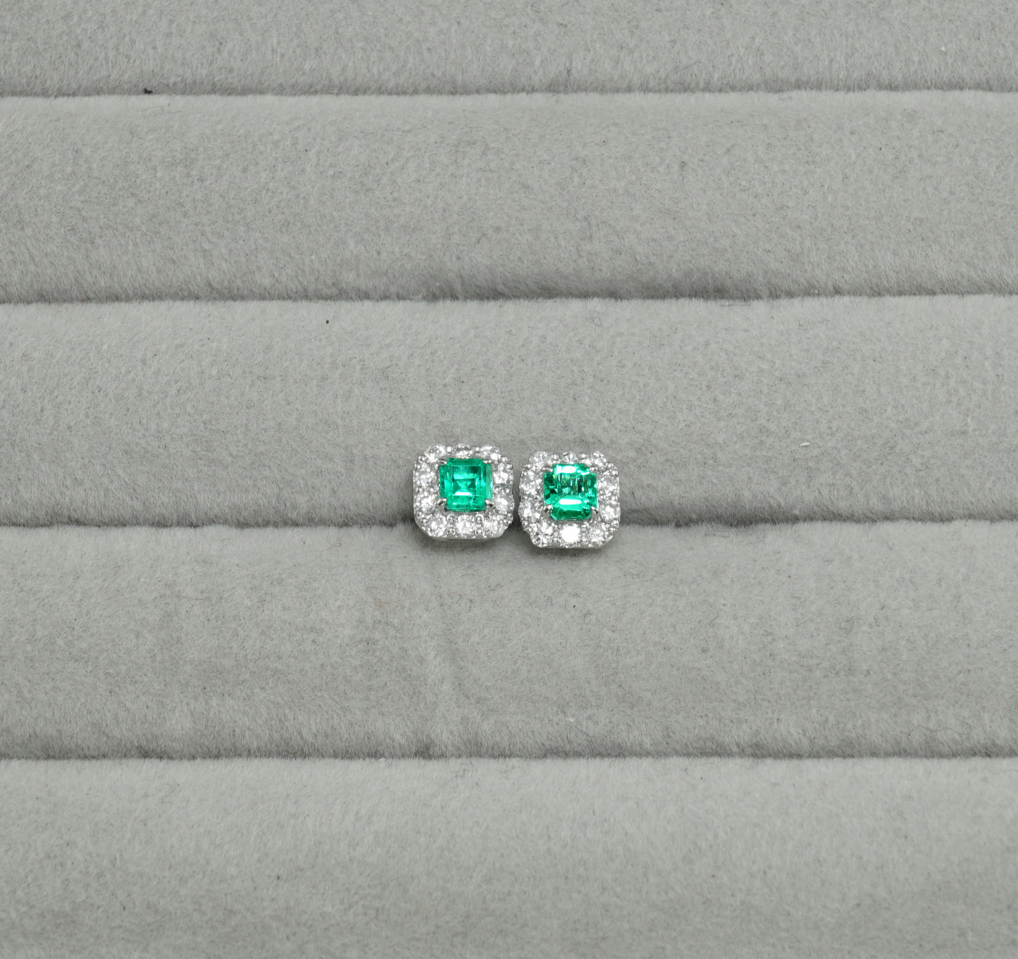 エメラルド ピアス