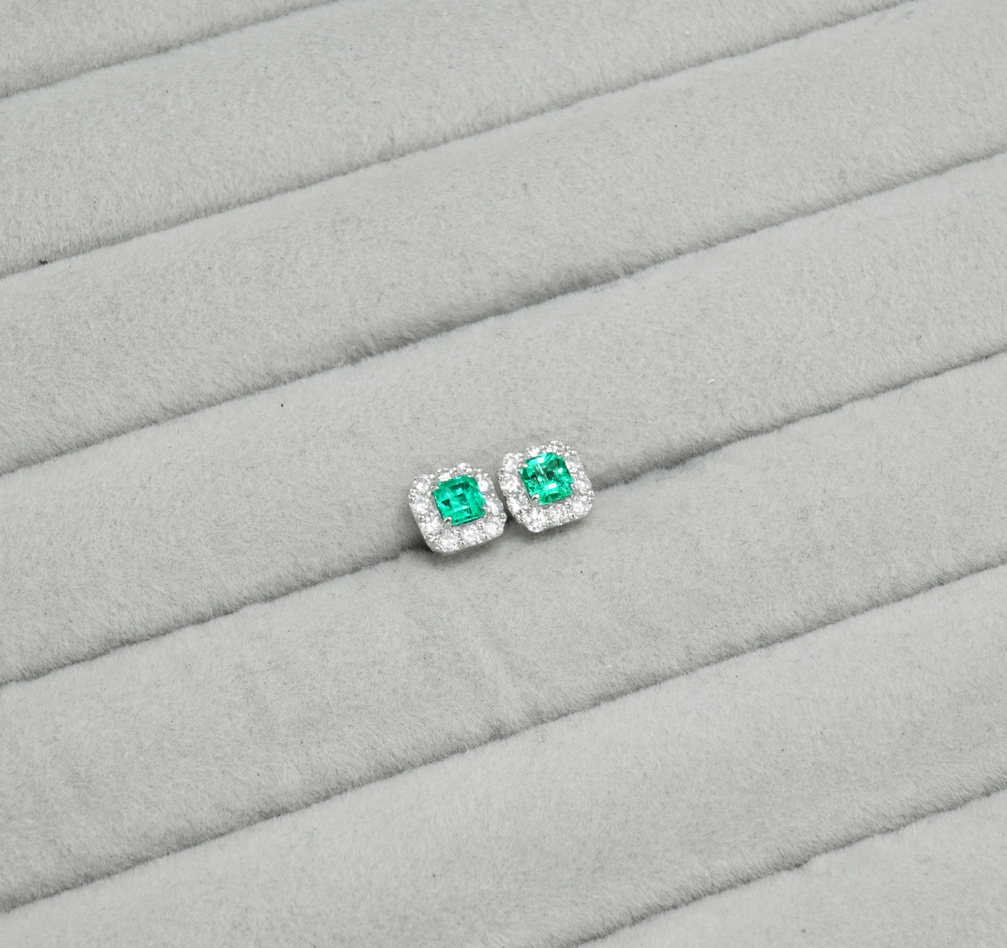 エメラルド ピアス