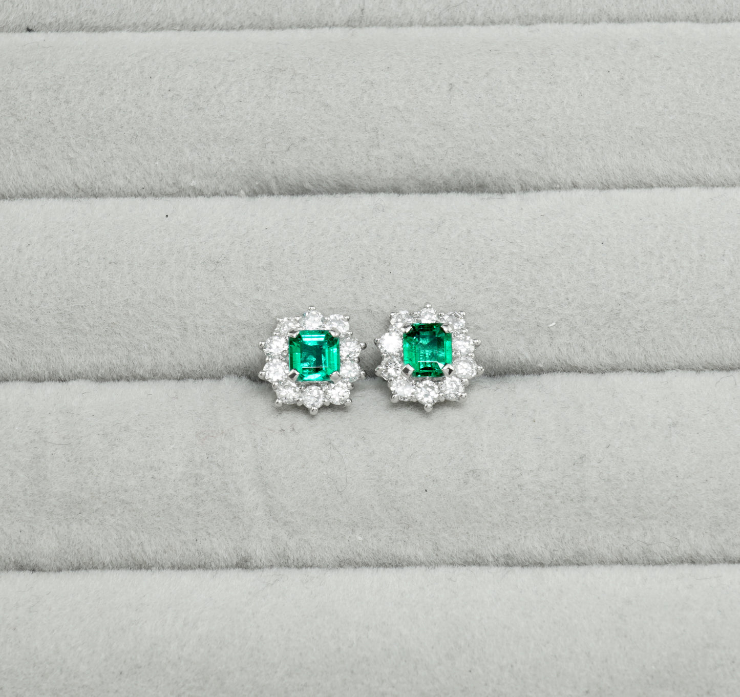エメラルド ピアス