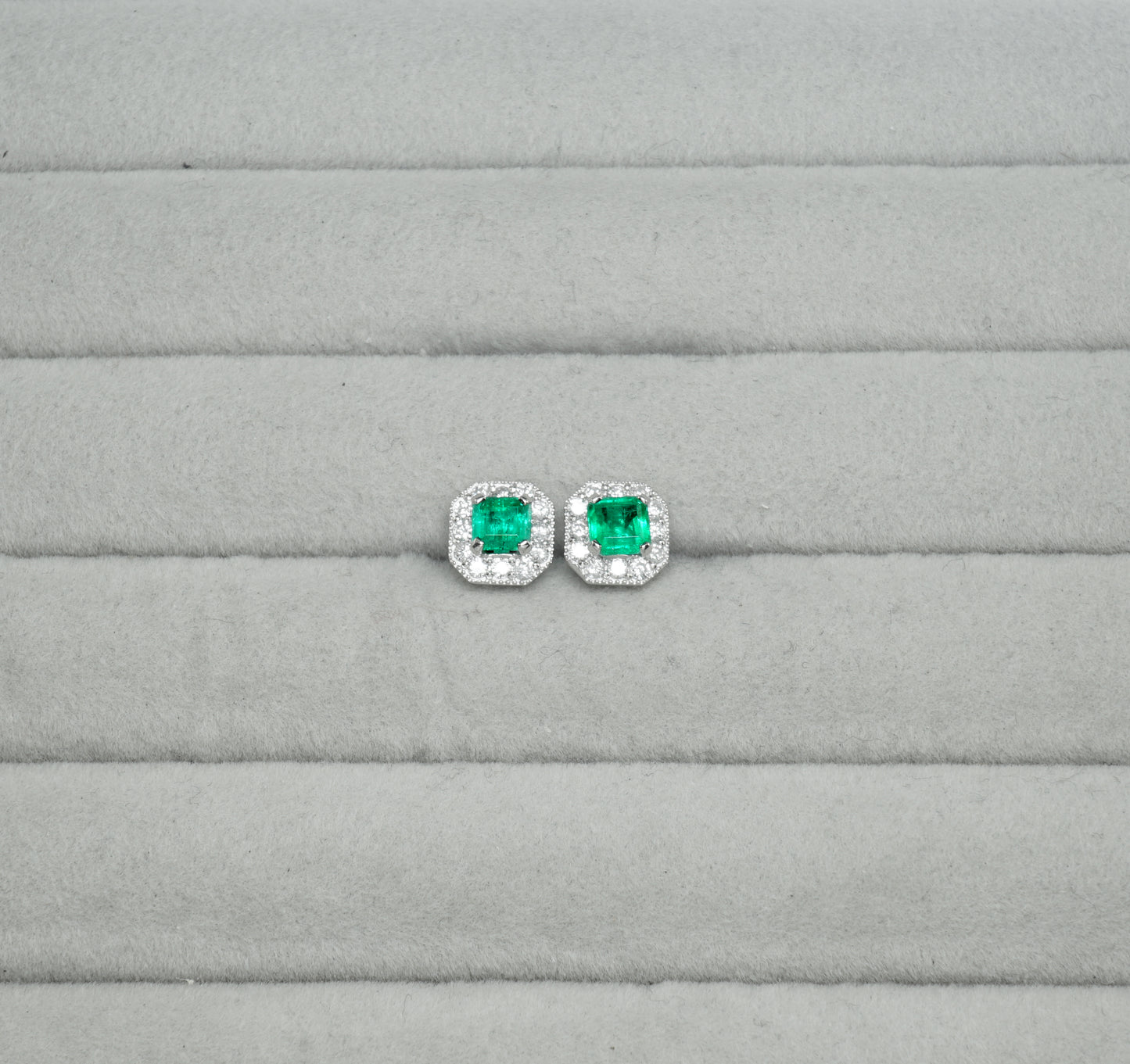 エメラルド ピアス