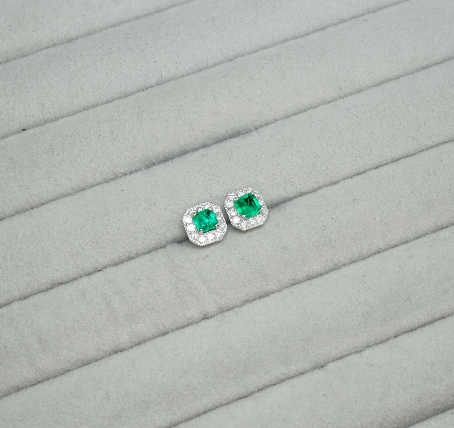 エメラルド ピアス