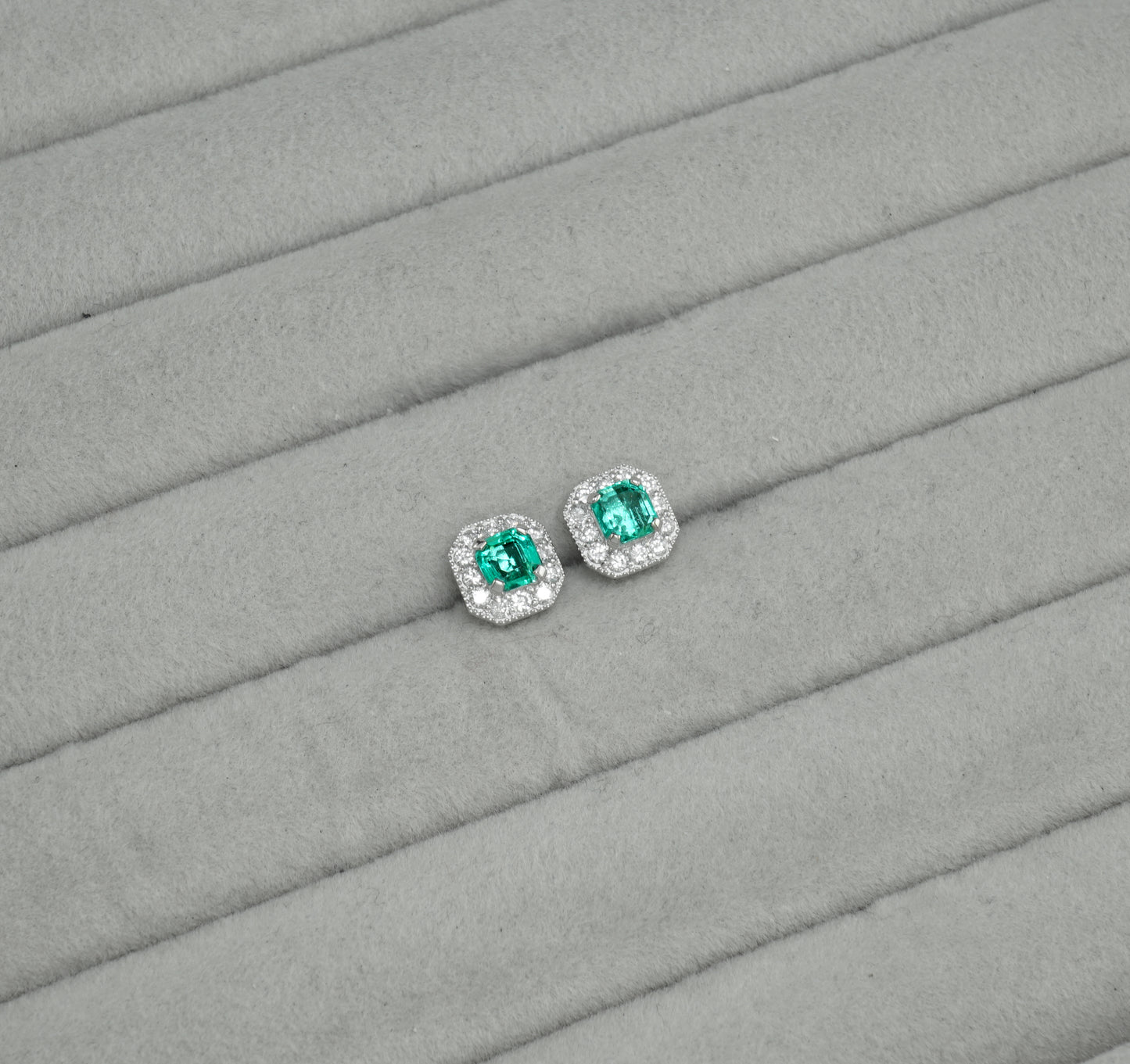 エメラルド ピアス