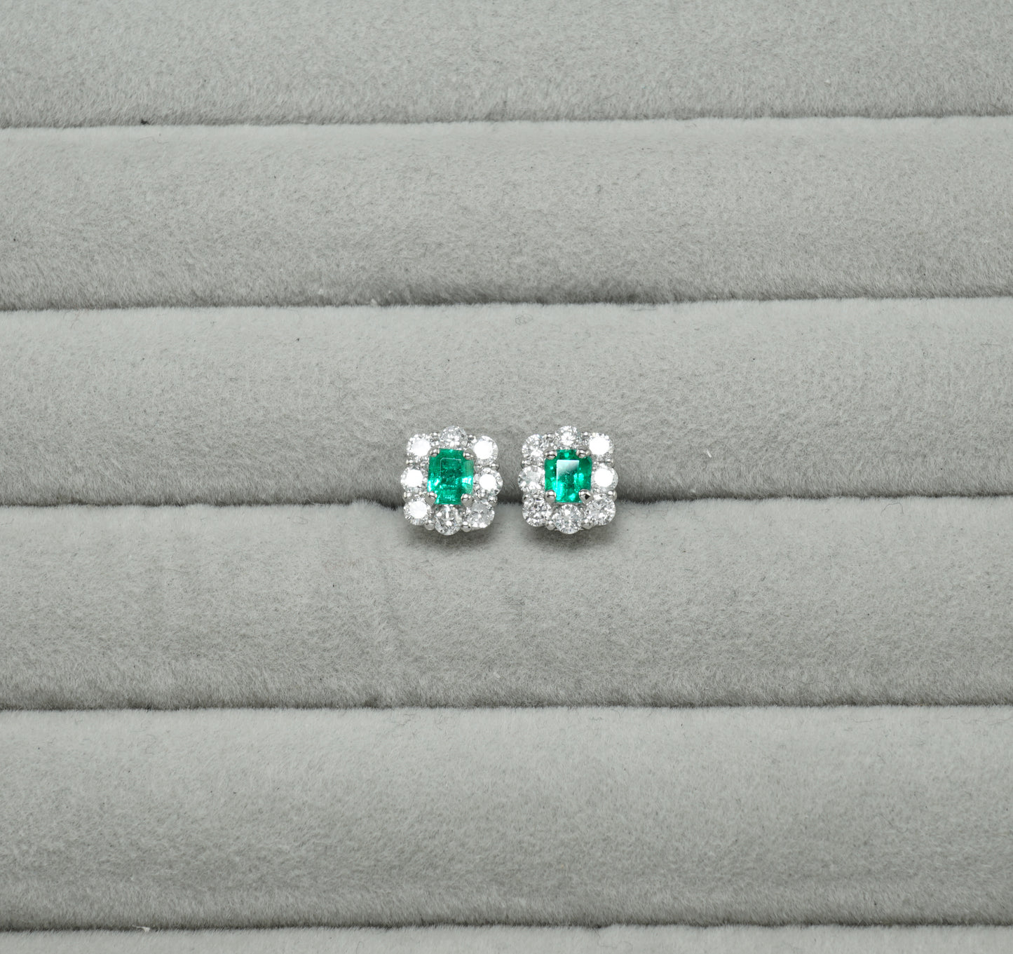 エメラルド ピアス