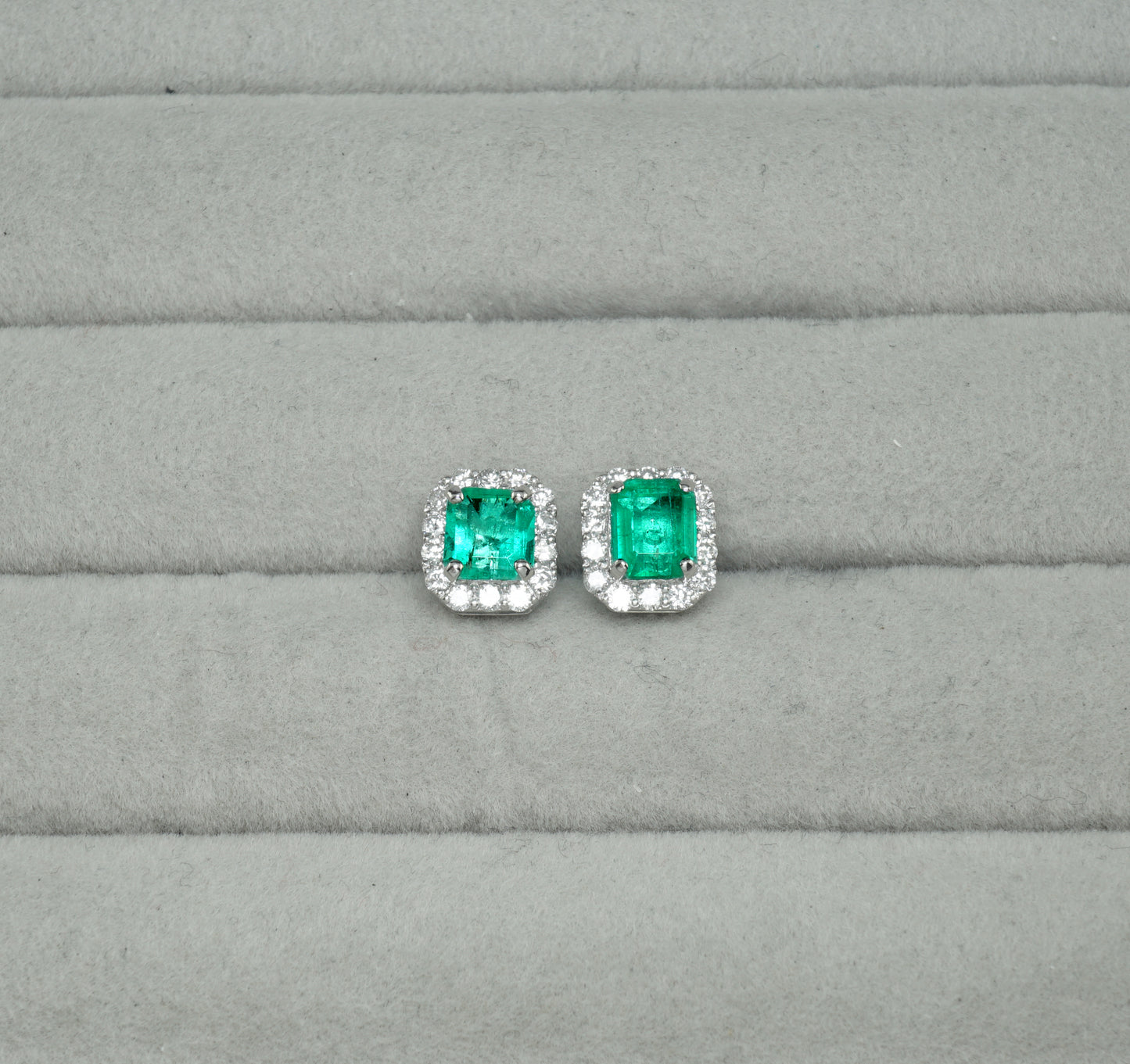 エメラルド ピアス