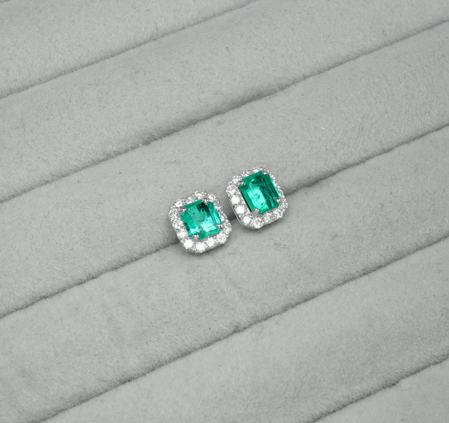 エメラルド ピアス