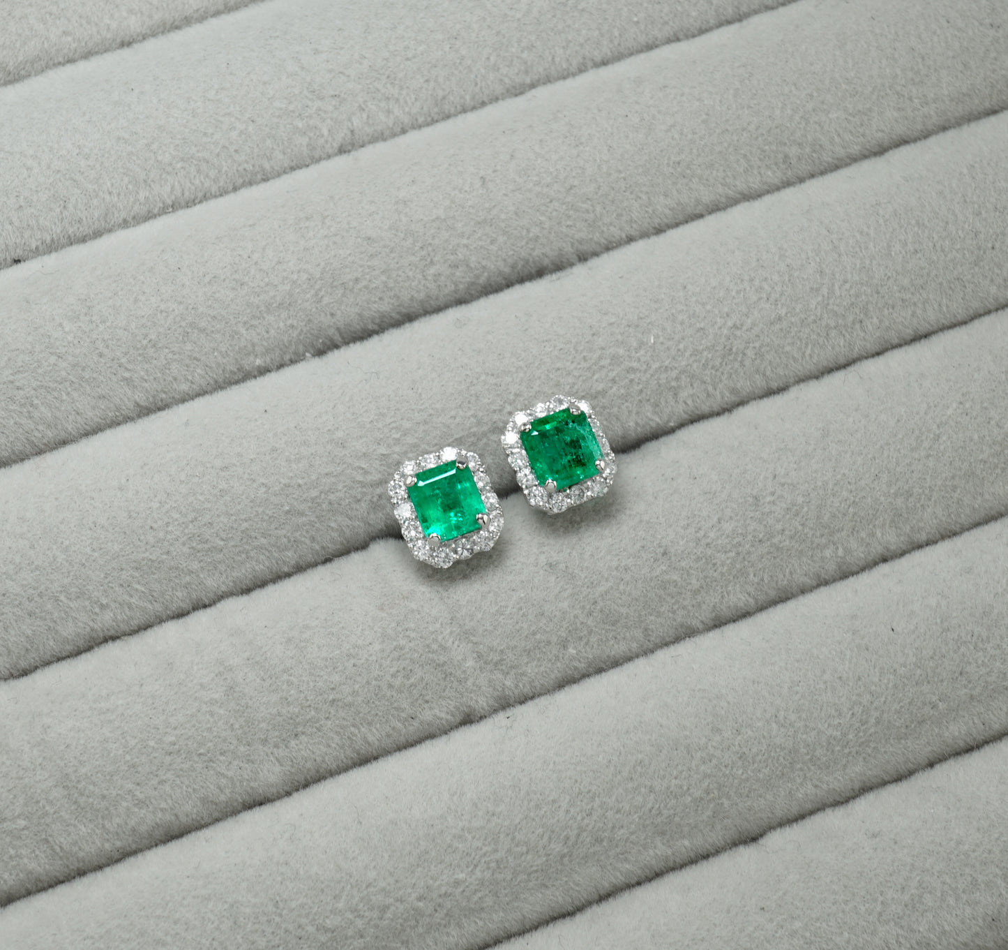 エメラルド ピアス