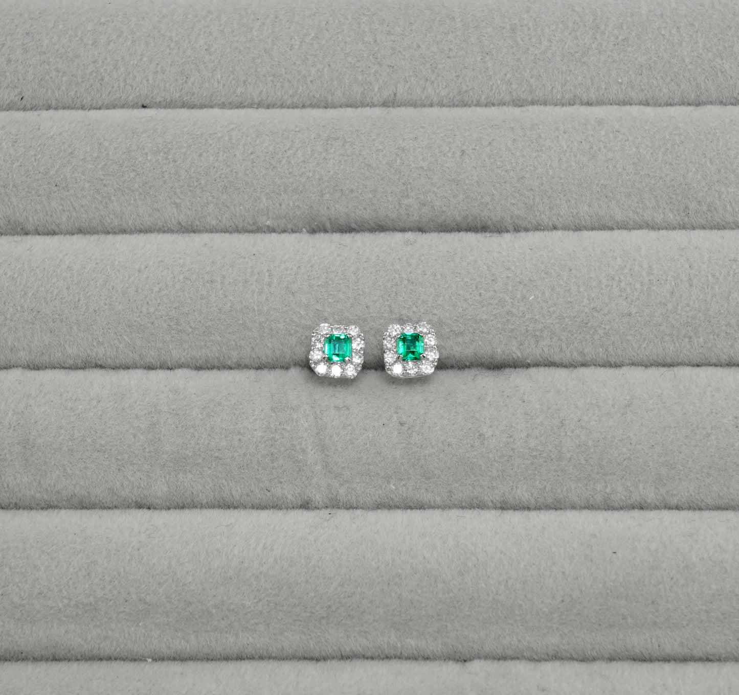 エメラルド ピアス