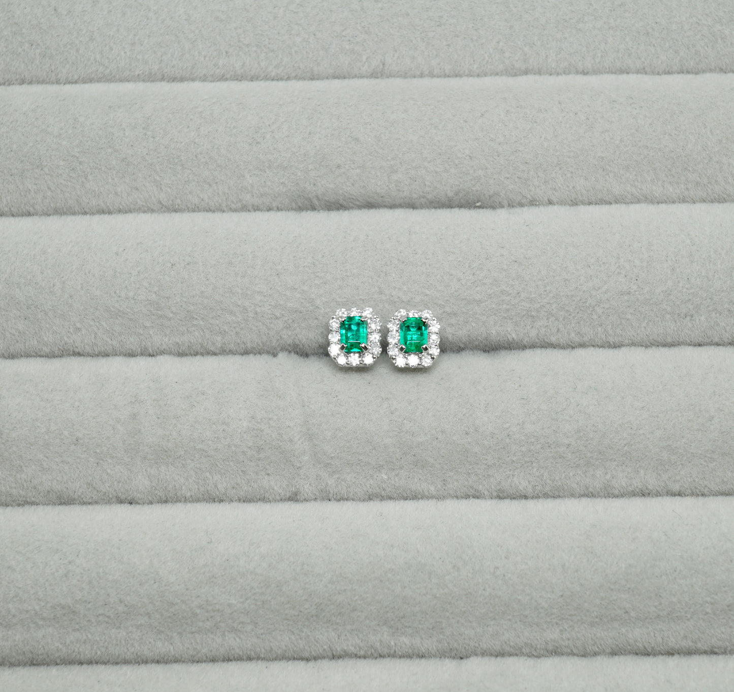 エメラルド ピアス