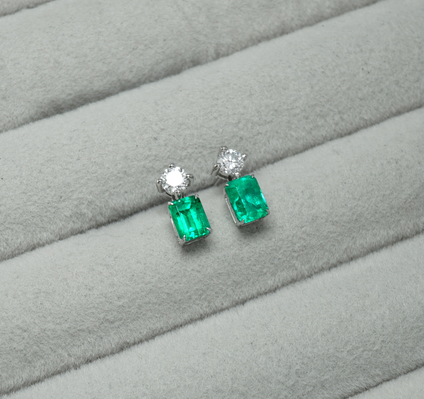 エメラルド ピアス