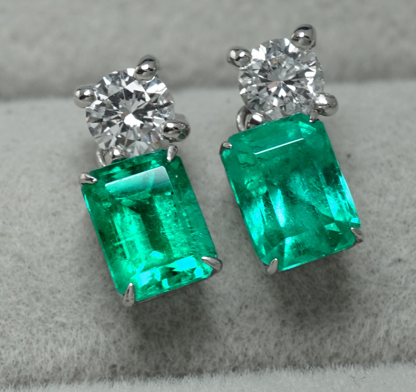 エメラルド ピアス
