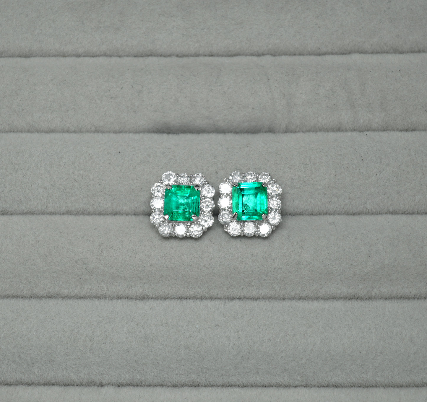 エメラルド ピアス