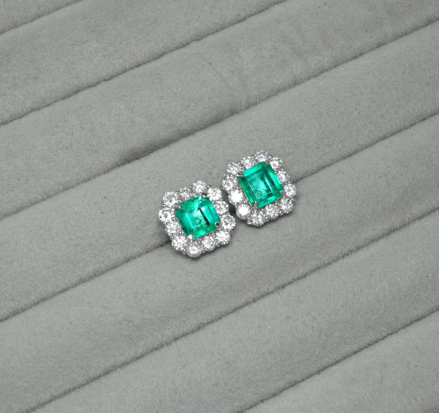 エメラルド ピアス