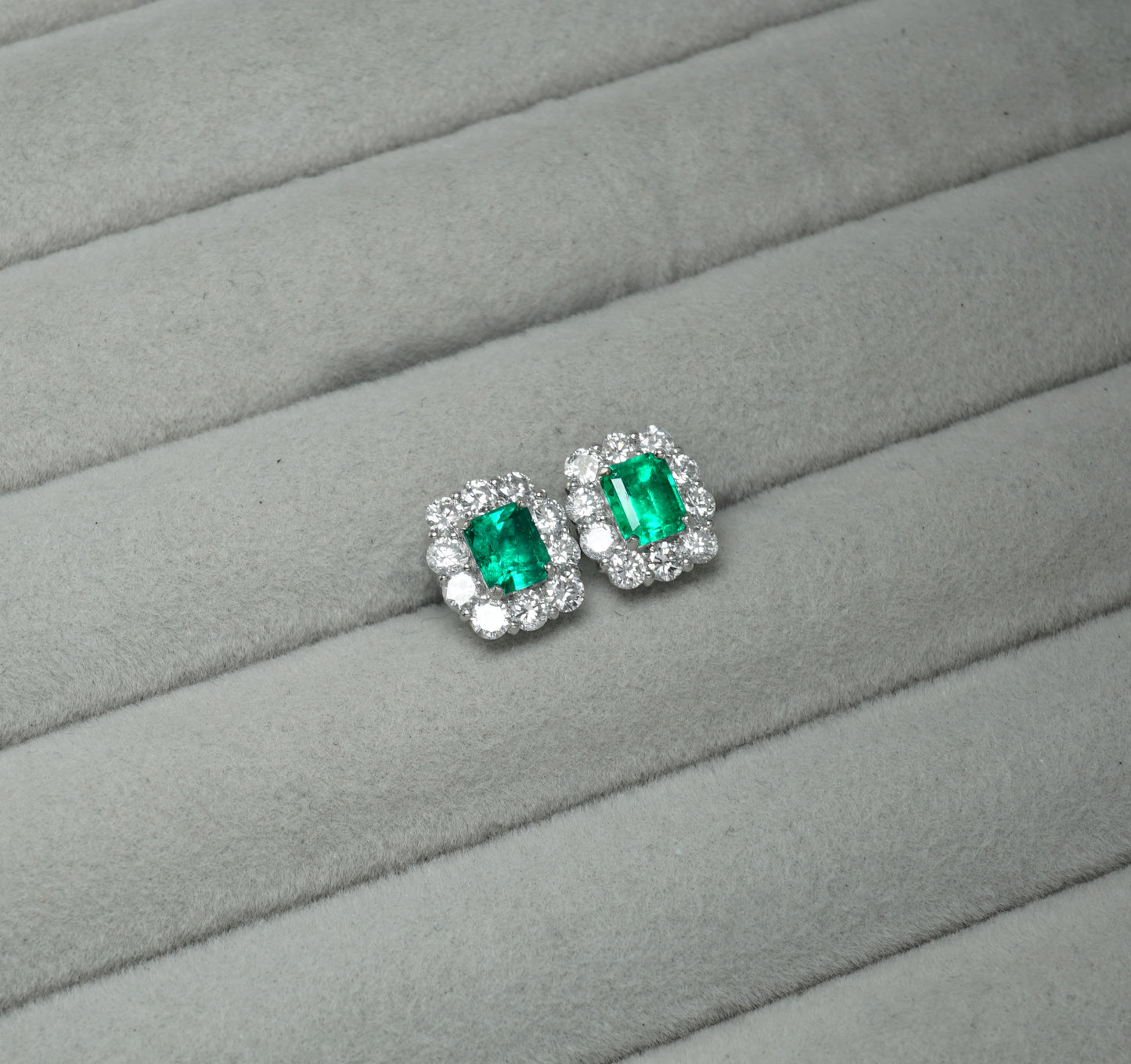 エメラルド ピアス