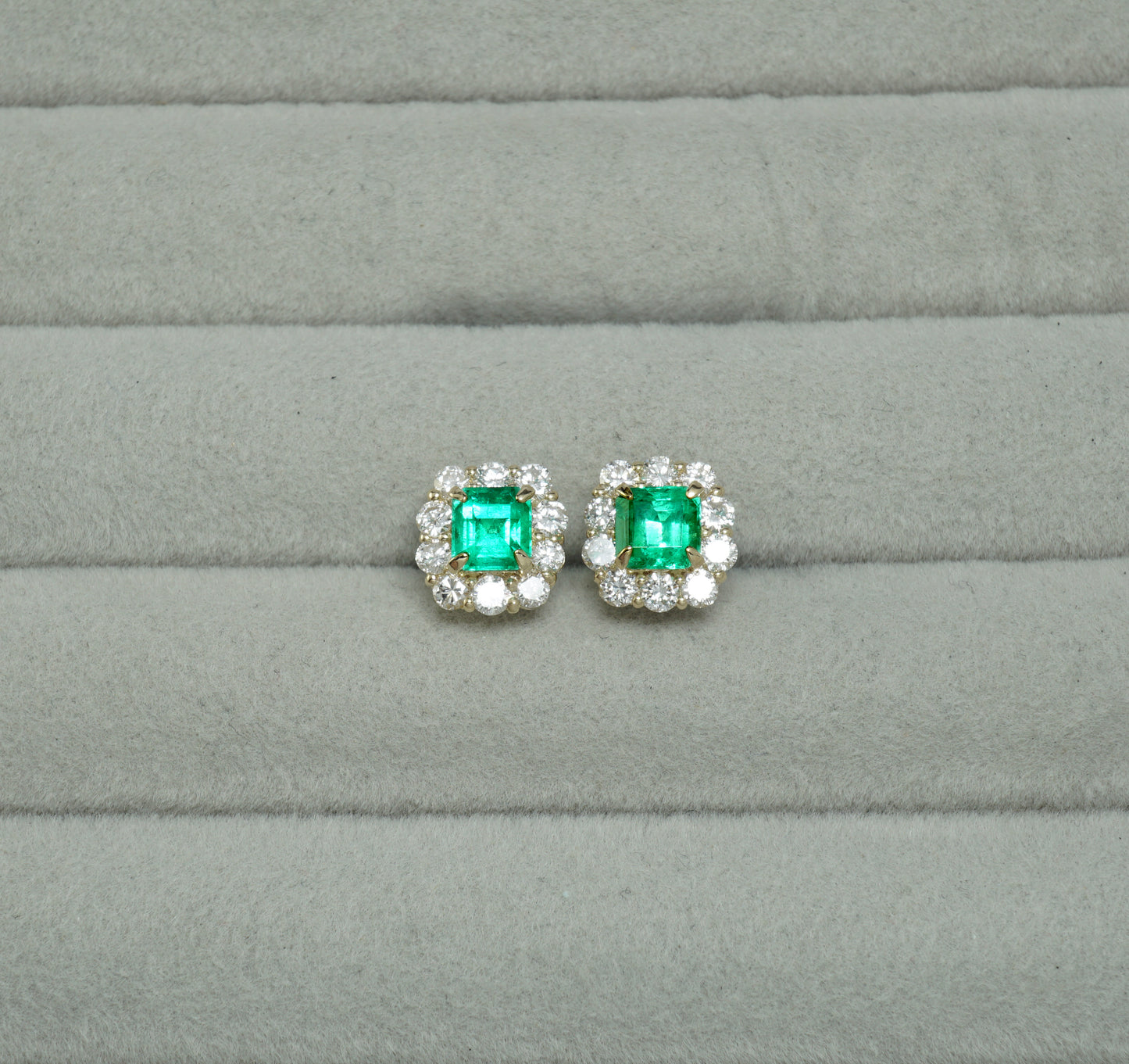 エメラルド ピアス
