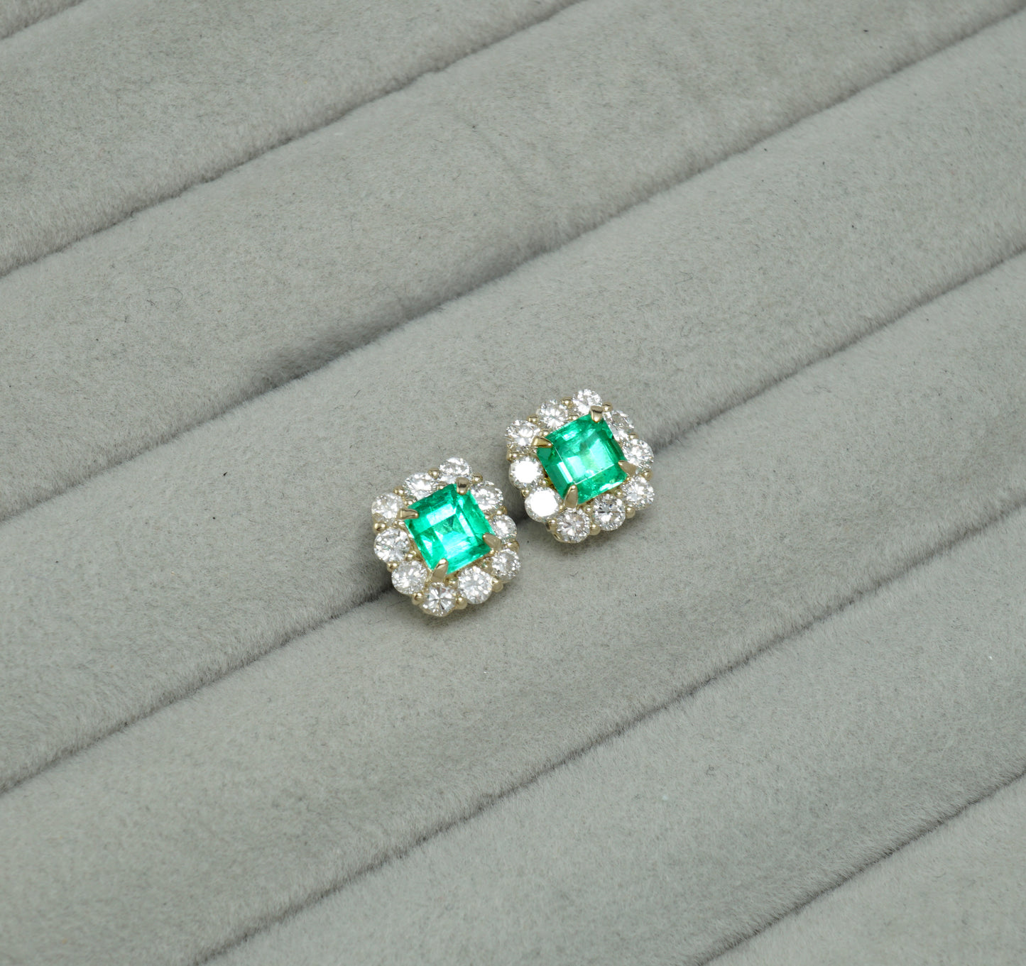 エメラルド ピアス