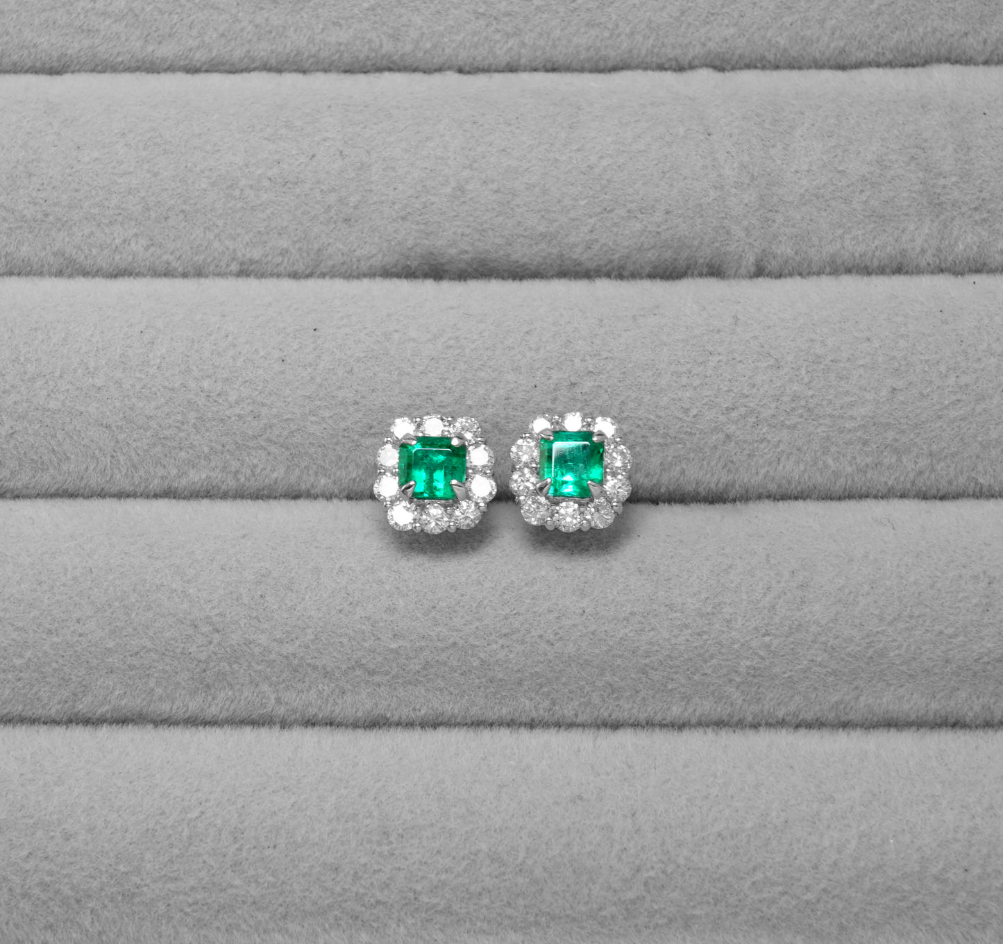 エメラルド ピアス
