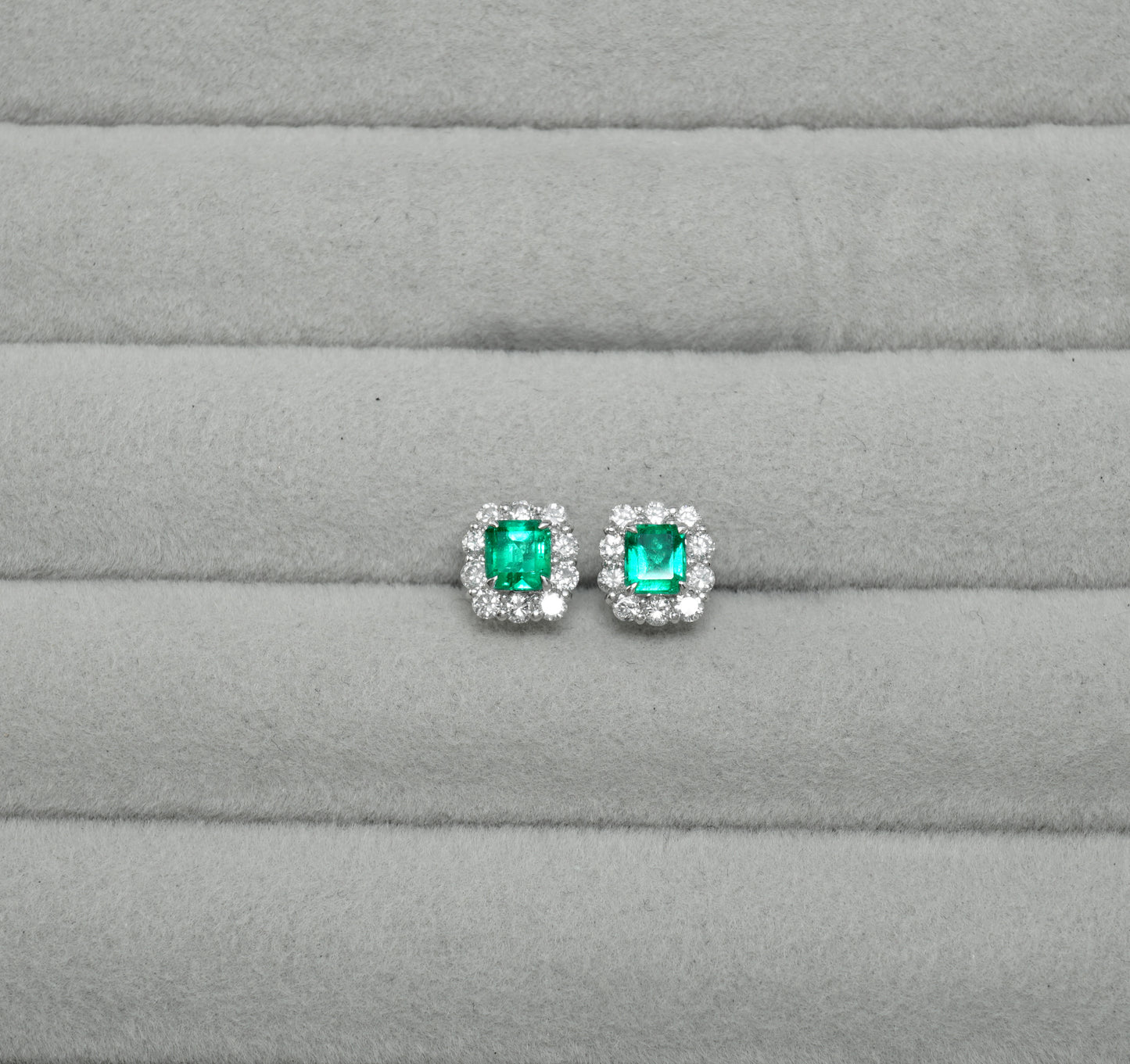 エメラルド ピアス