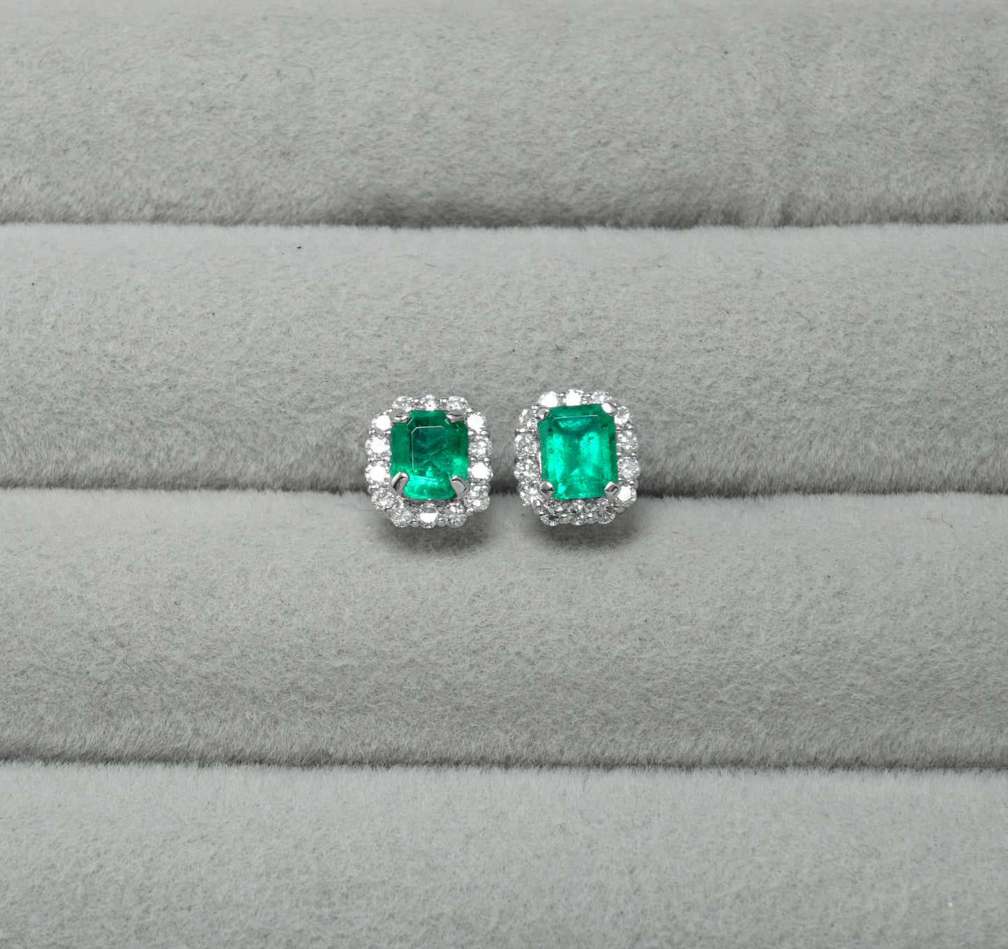 エメラルド ピアス