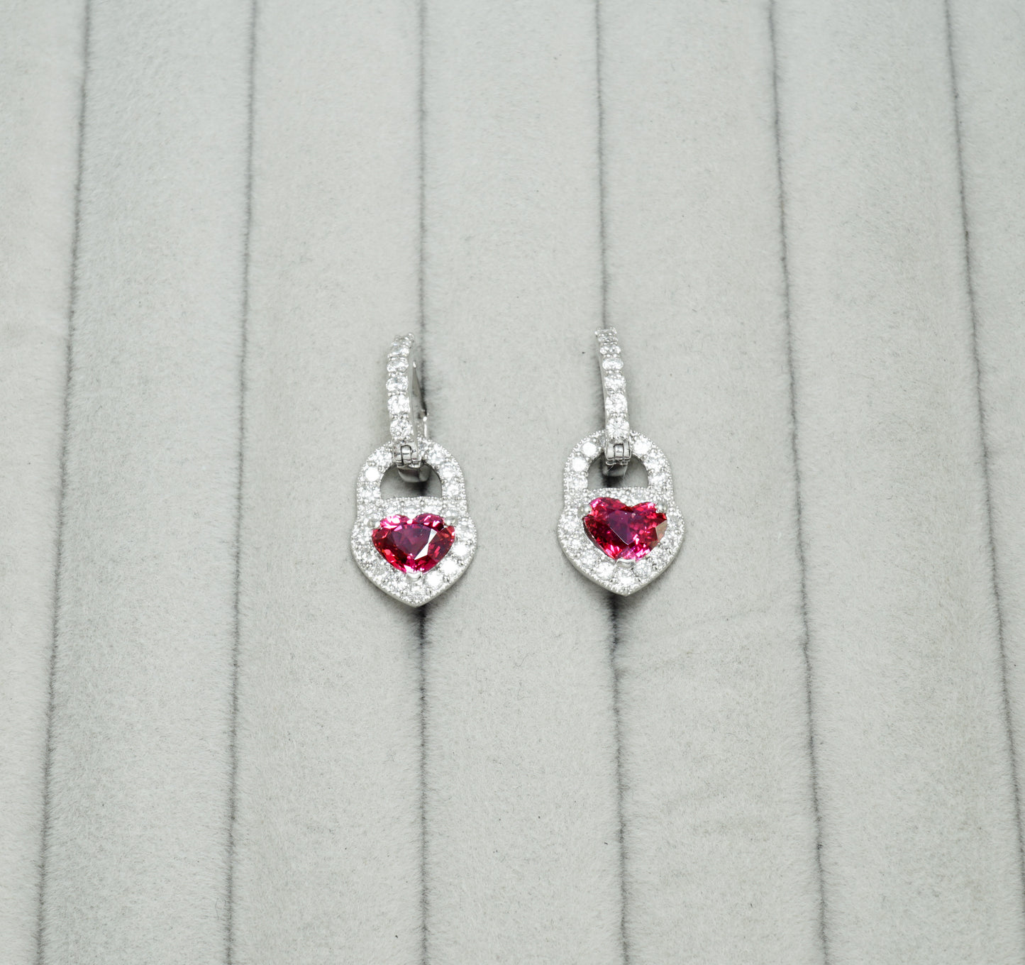 ルビー ピアス