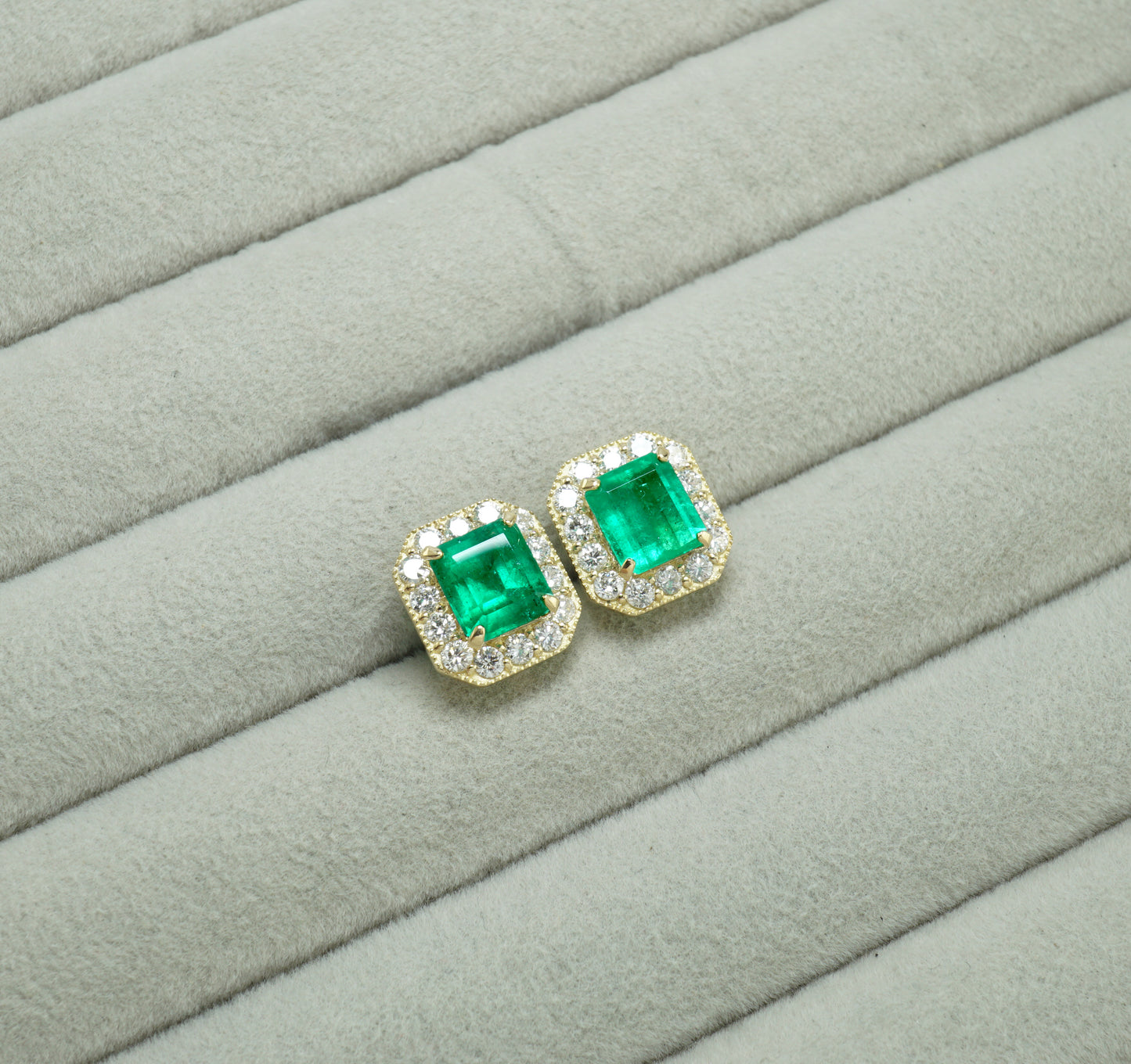 エメラルド ピアス