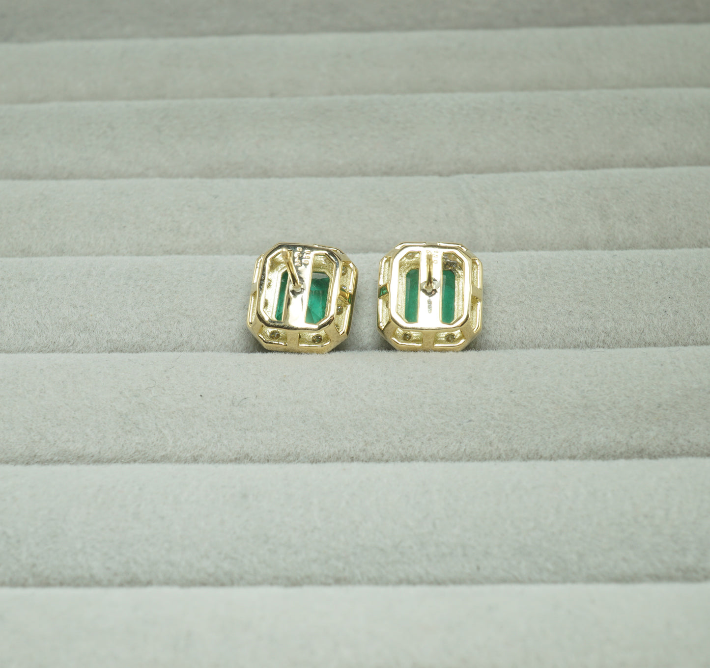 エメラルド ピアス