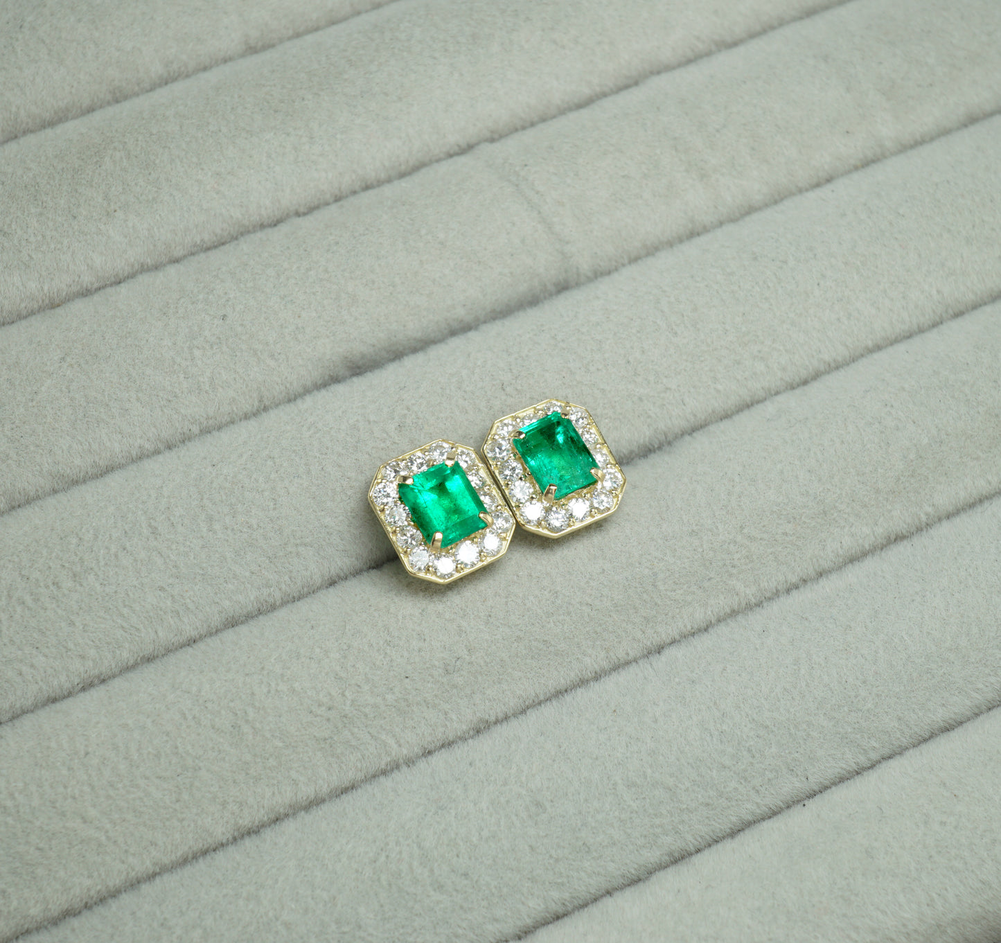 エメラルド ピアス