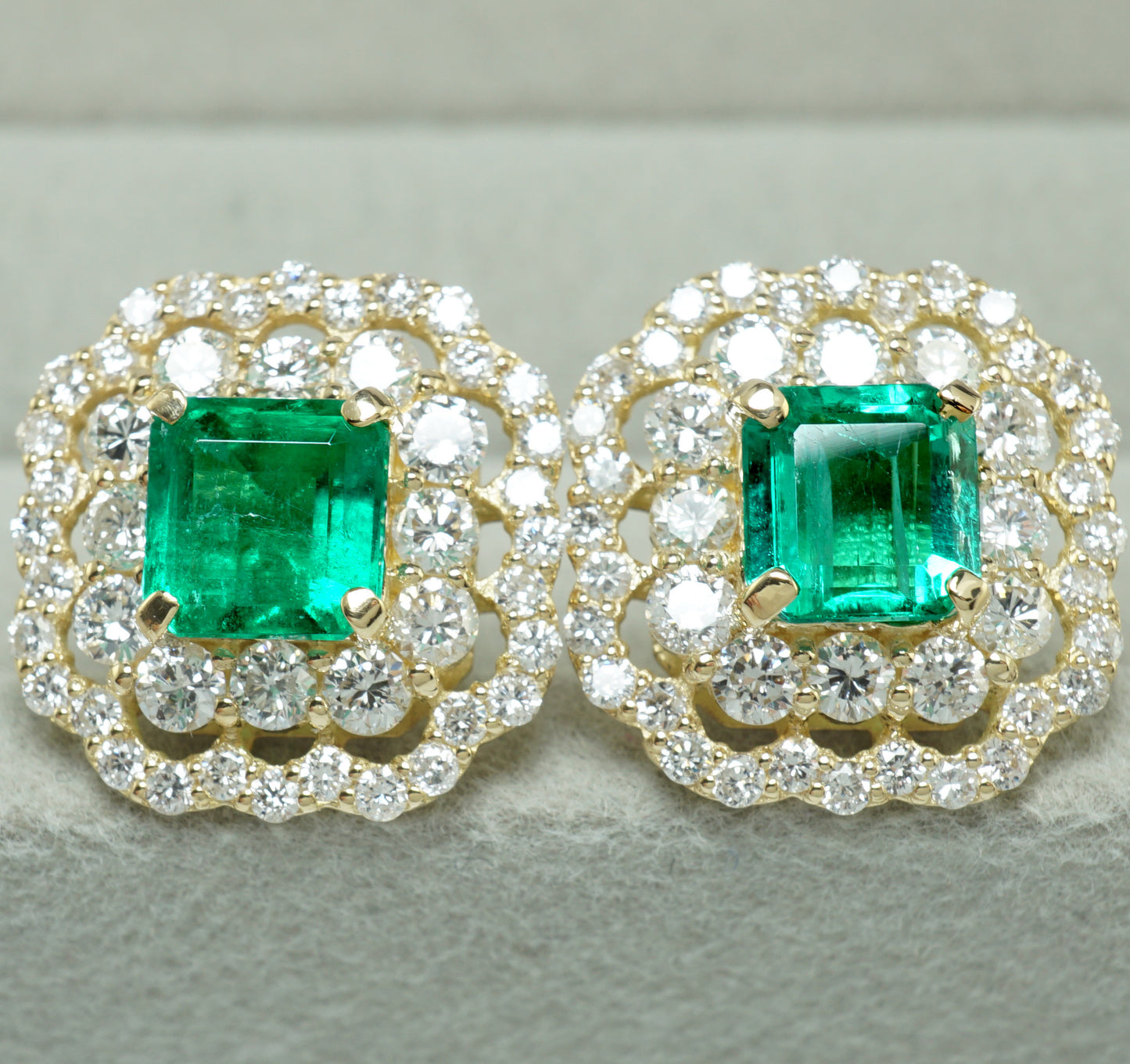 エメラルド ピアス