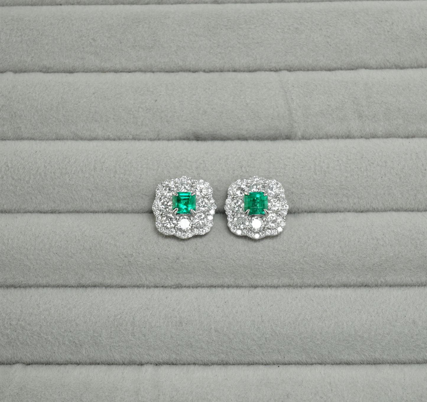 エメラルド ピアス
