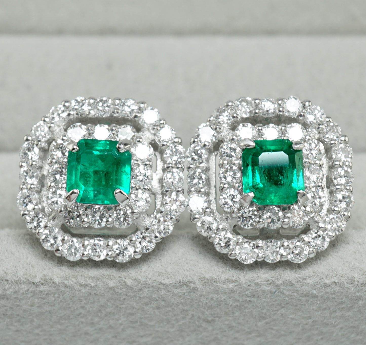 エメラルド ピアス