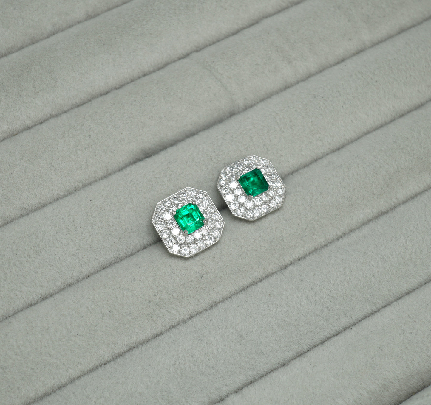 エメラルド ピアス
