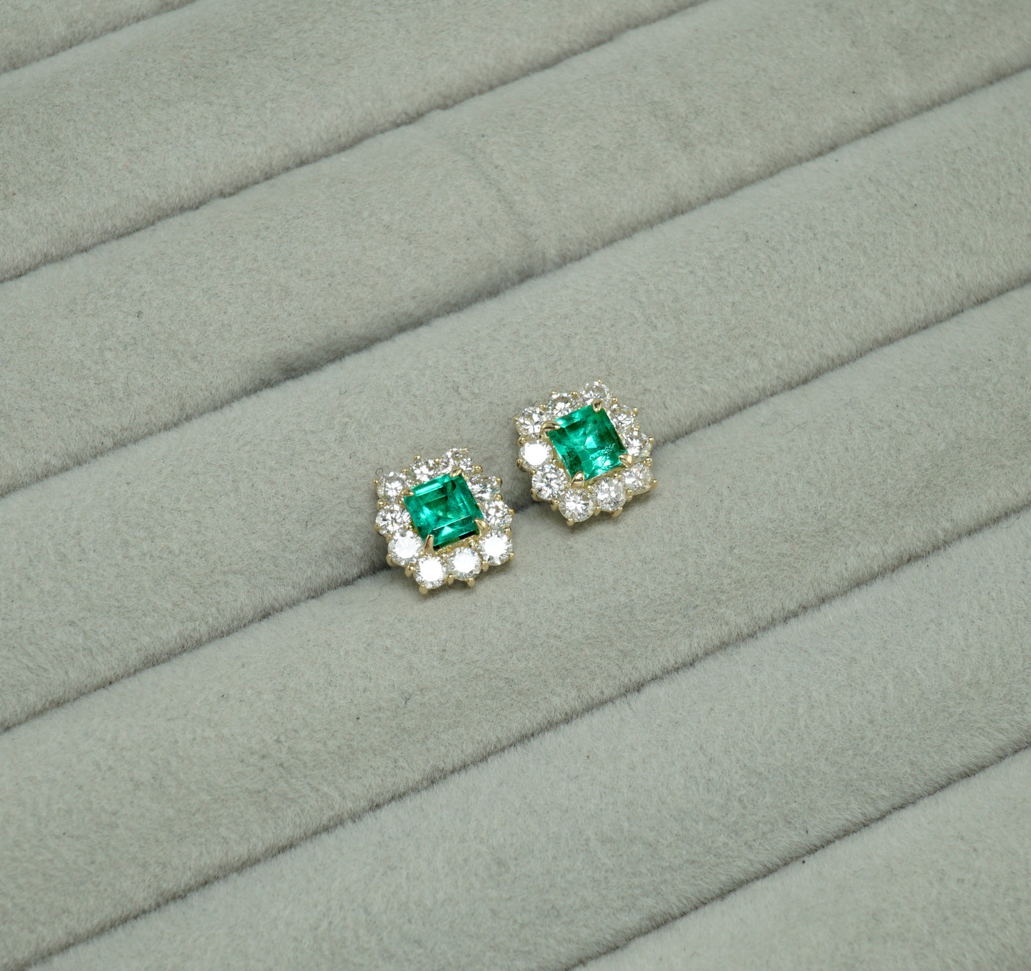 エメラルド ピアス